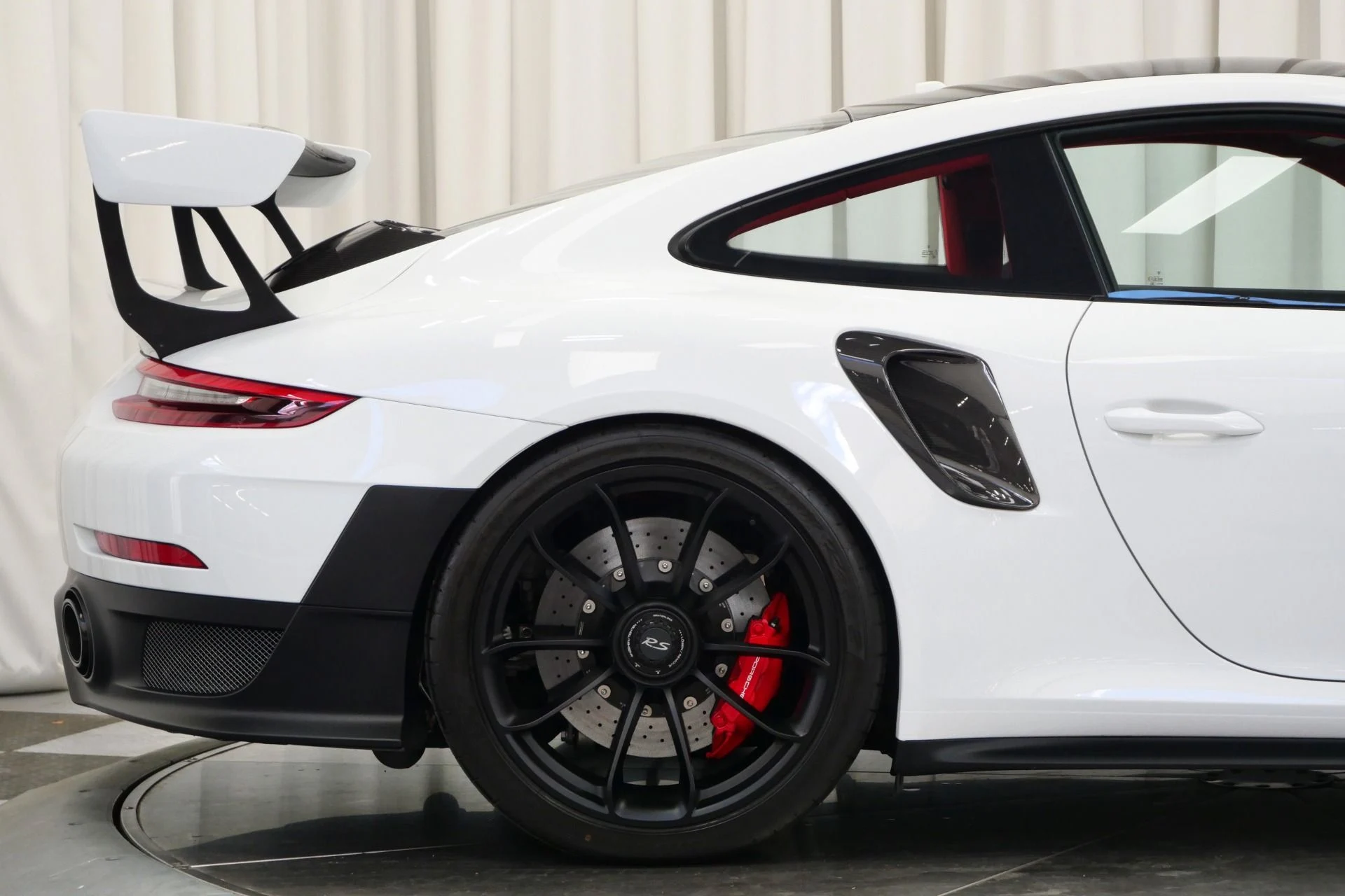 mph042_2550682578_Used_2018_Porsche_911_GT_2_RS_Weissach_1756311702_e396698344