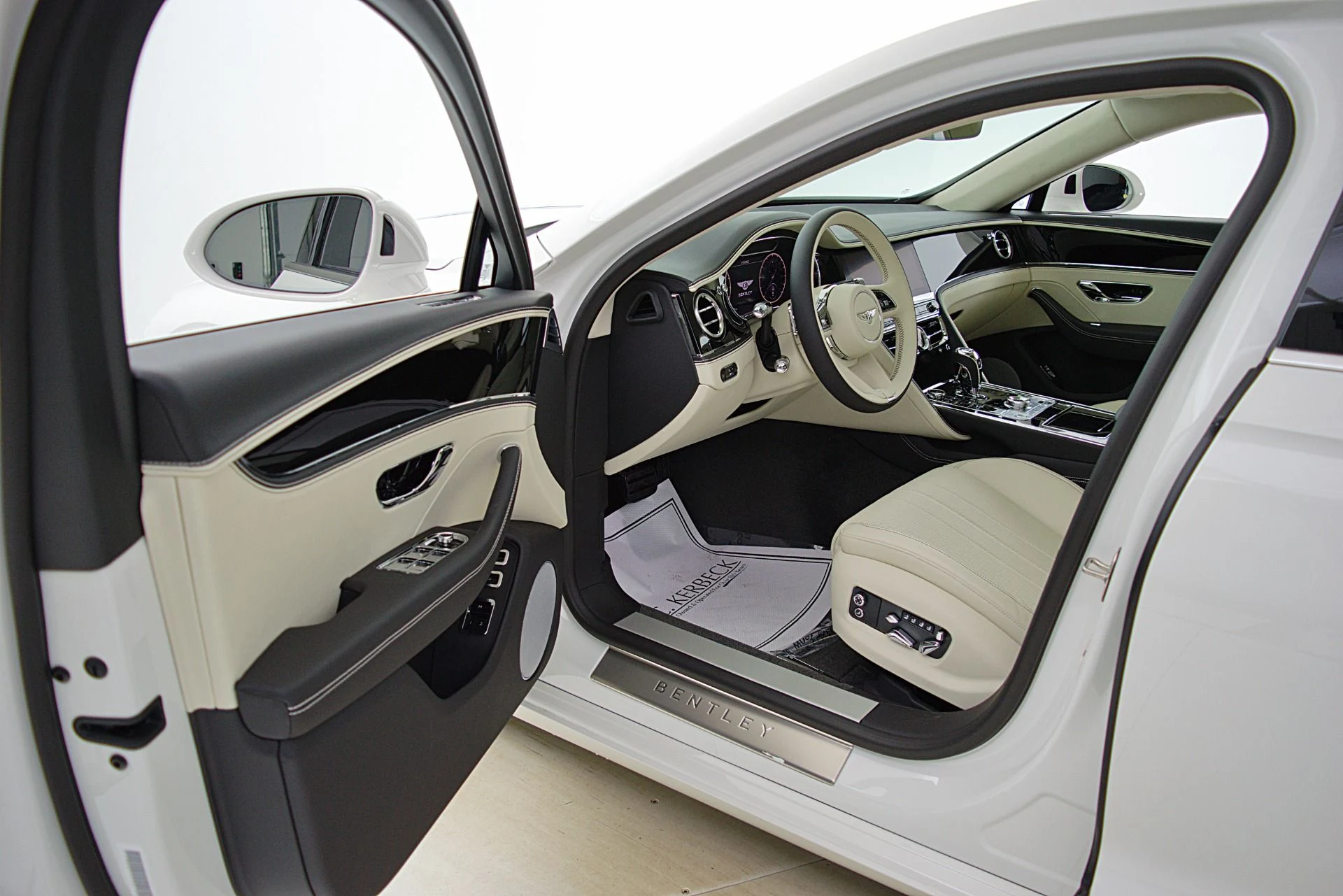 mph042_2557882732_Used_2023_Bentley_Flying_Spur_Hybrid_V6_LEASE_OPTIONS_AVAILABLE_7a7b7c5968