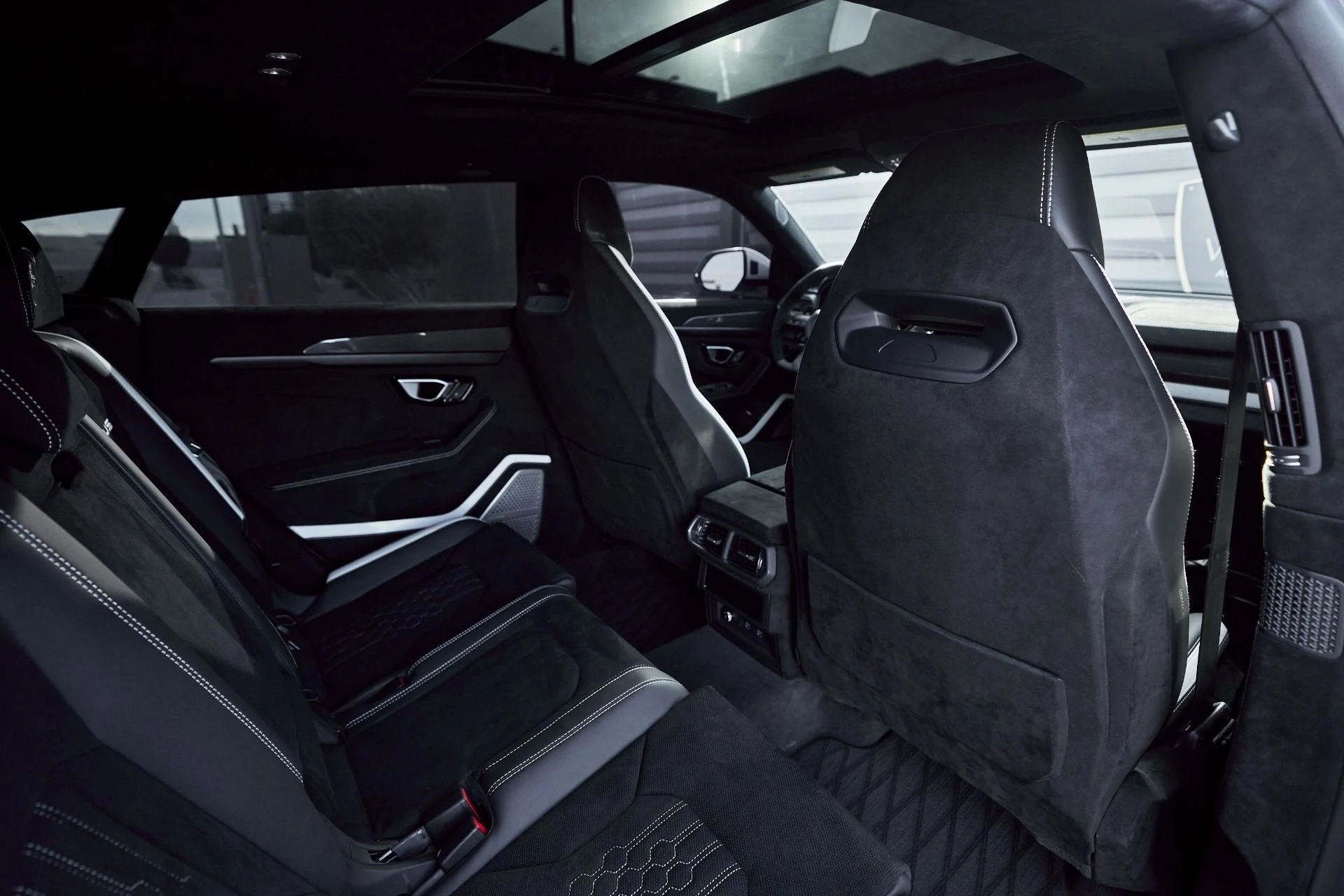 mph042_2560502034_Used_2024_Lamborghini_Urus_Performante_1764730730_0dd3651d4c