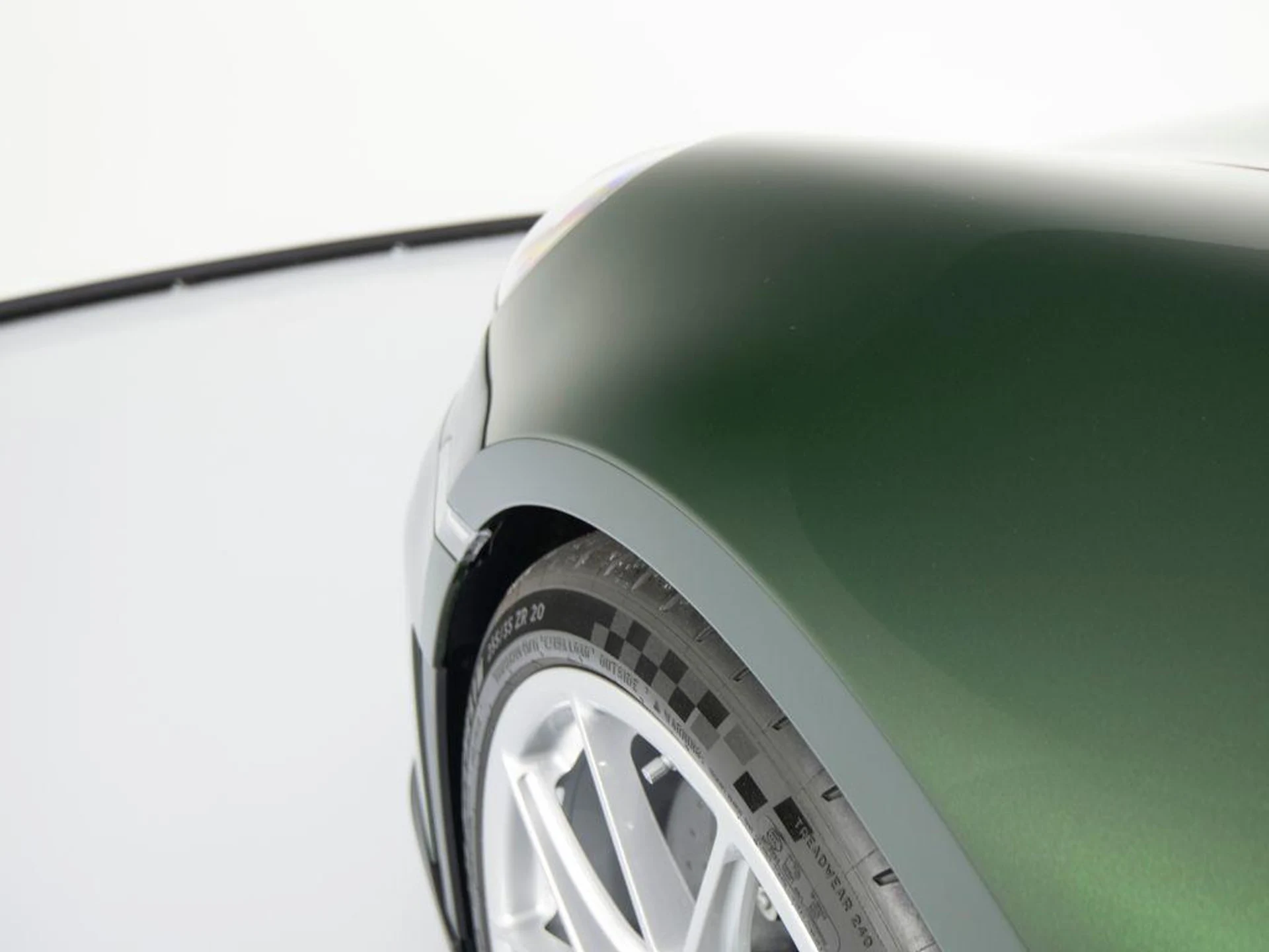 mph042_256649865_I0_W2_Q_Swy_Lr3bk_Cc_02tufn_Fn_ECY_5012868b92