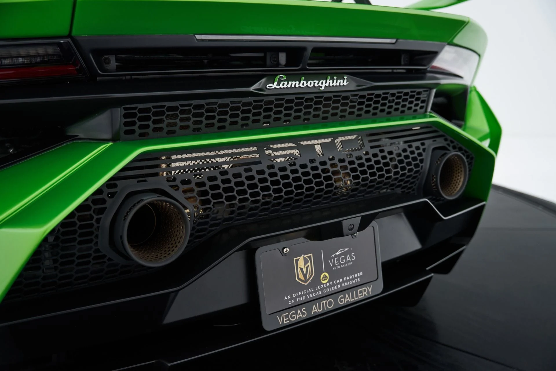 mph042_2568148792_Used_2024_Lamborghini_Huracan_STO_Base_1793231448_f76437236a
