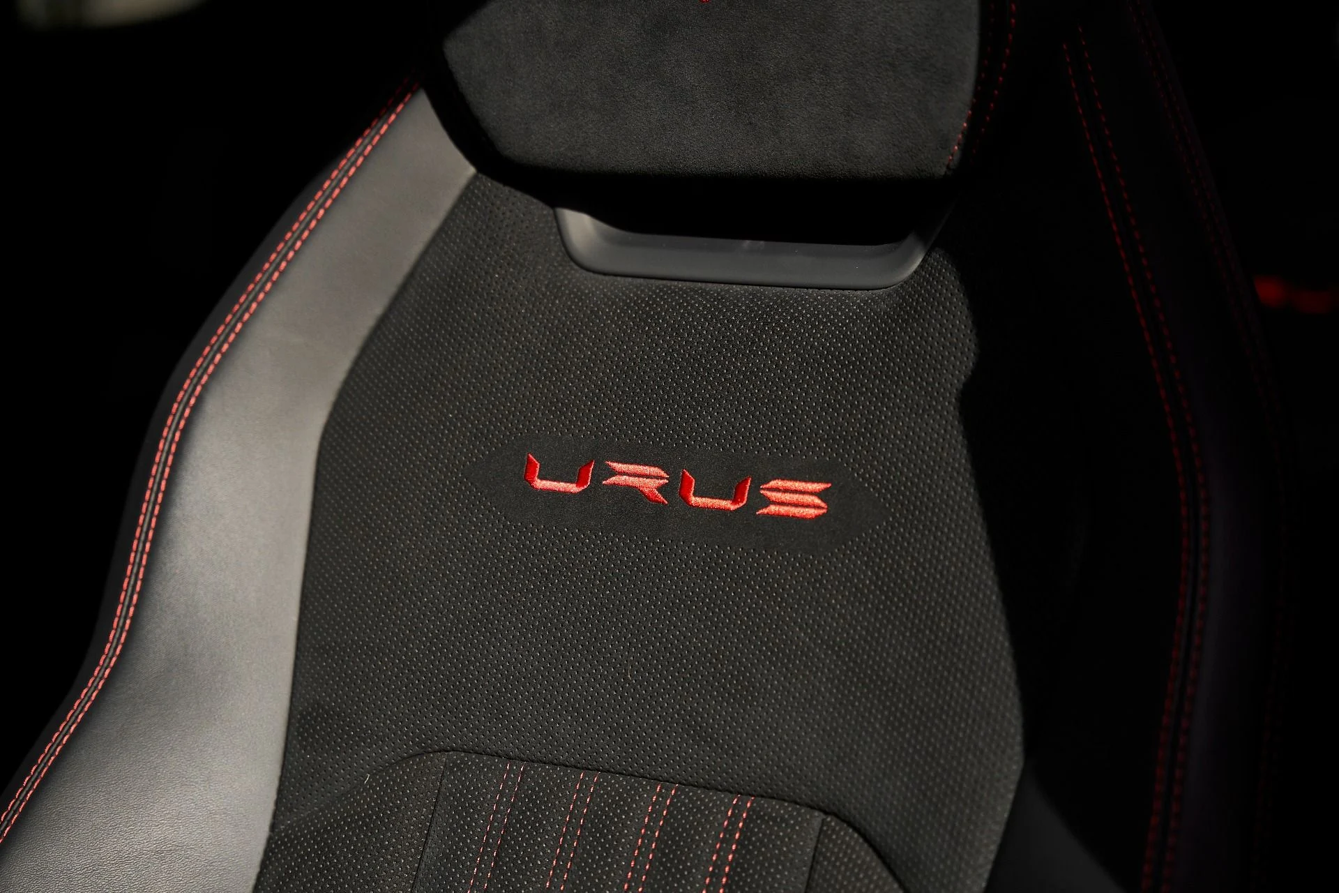 mph042_2570156184_Used_2023_Lamborghini_Urus_Performante_1771116674_5968ced991