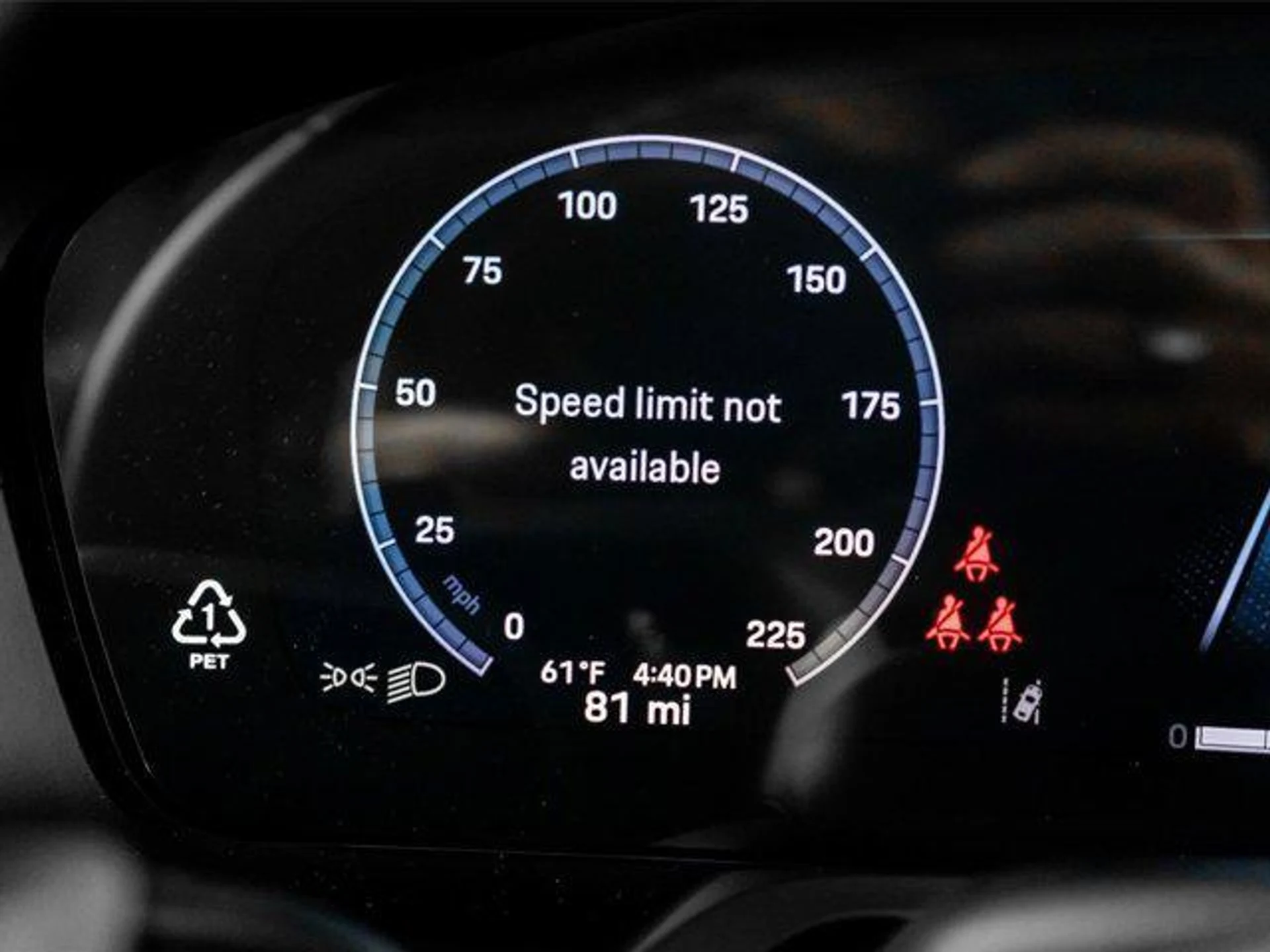 mph042_2573257468_x0_M1_Ow0l_QVI_2ys_Qa_G_Yc_L_P3_Z6_EY_1c3b50d8fb