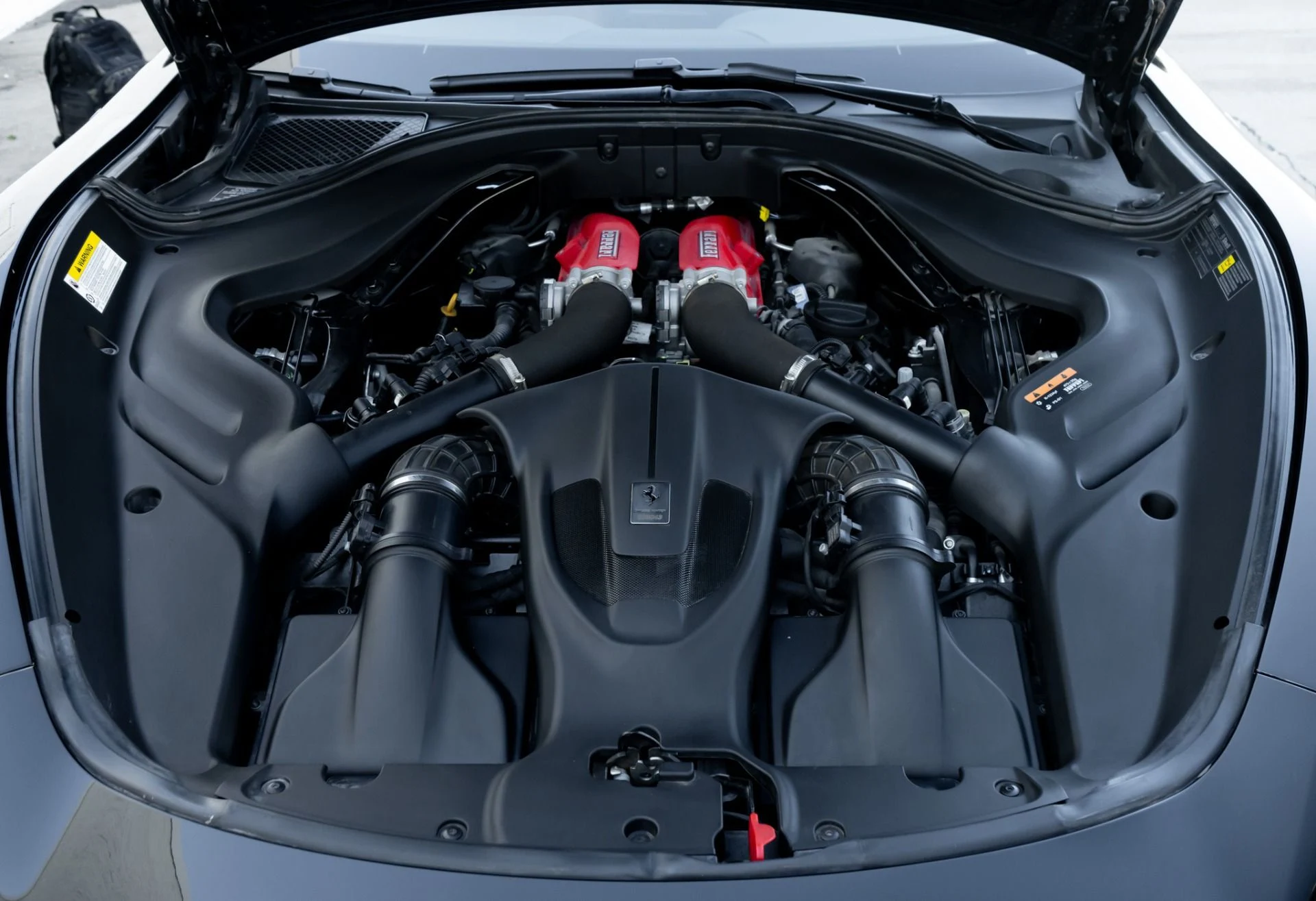 mph042_2576911284_Used_2022_Ferrari_Roma_1764112587_bfcb7a5ffa