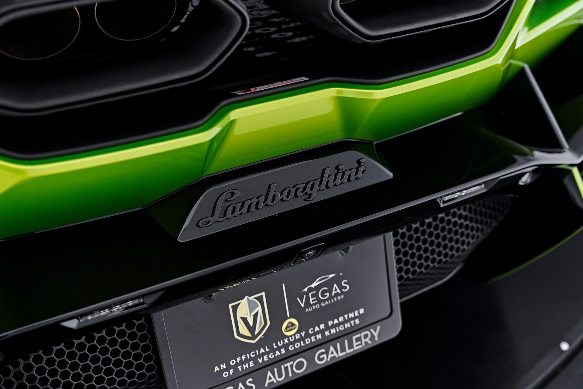 mph042_2588986641_Used_2025_Lamborghini_Revuelto_Base_1785289427_28731e38cd