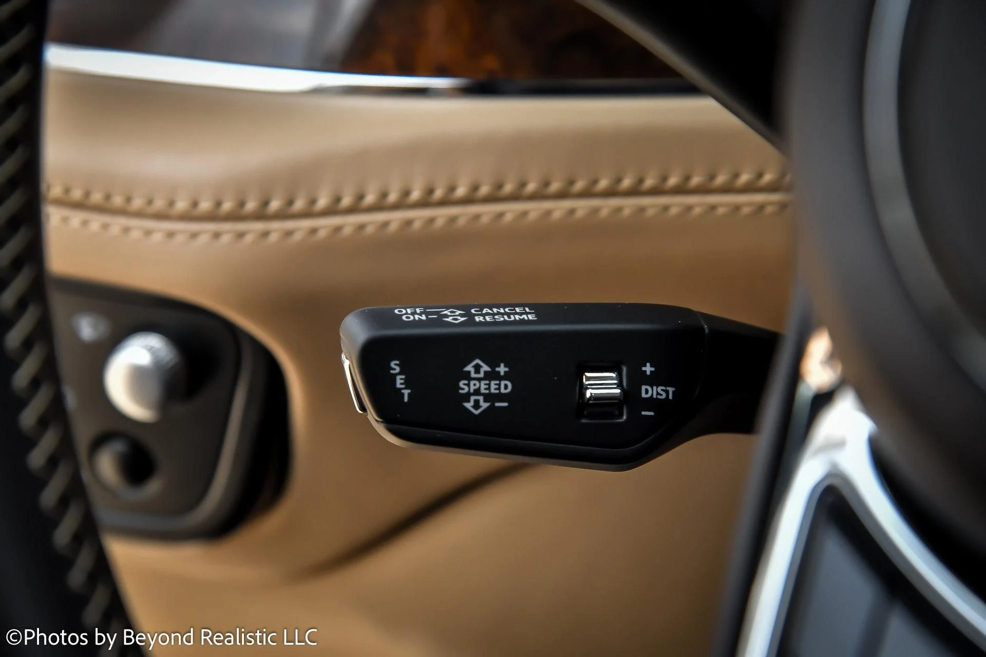 mph042_2593989152_Used_2019_Bentley_Bentayga_V8_1745914460_670dffe54f