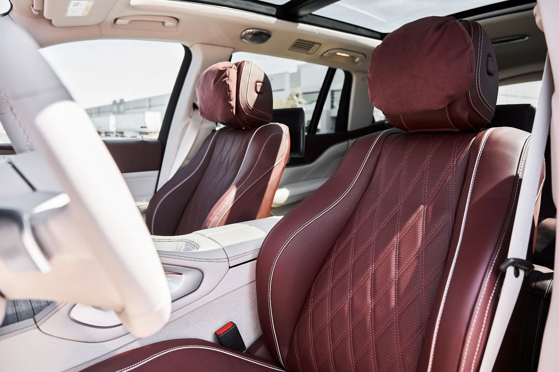 mph042_2596679443_Used_2026_Mercedes_Benz_GLS_Maybach_GLS_600_1776732796_0250368150