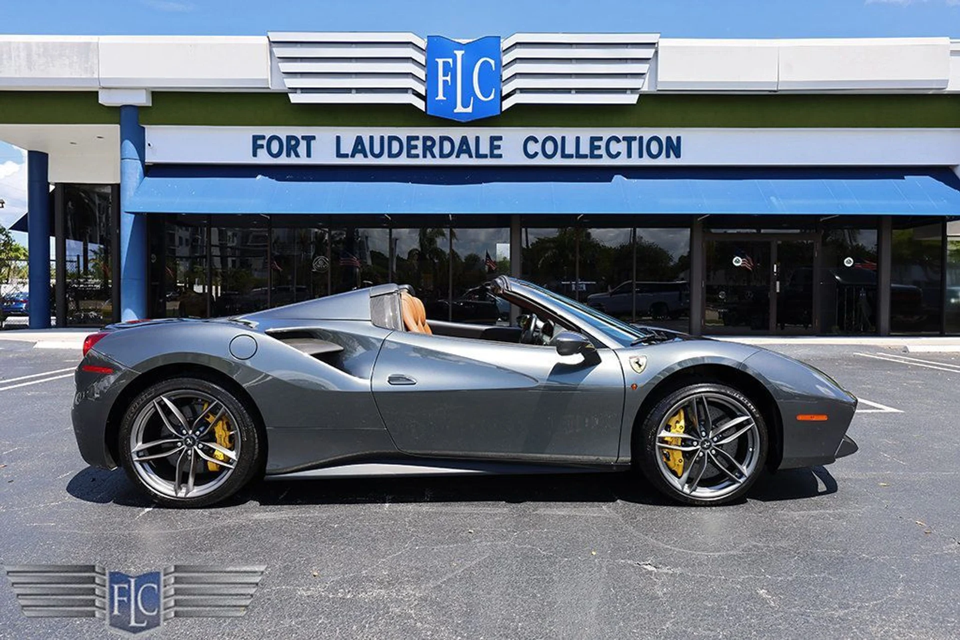 mph042_2617954665_used_2017_ferrari_488_spider_convertible_6305_23017916_43_1024_4e7f5122b4