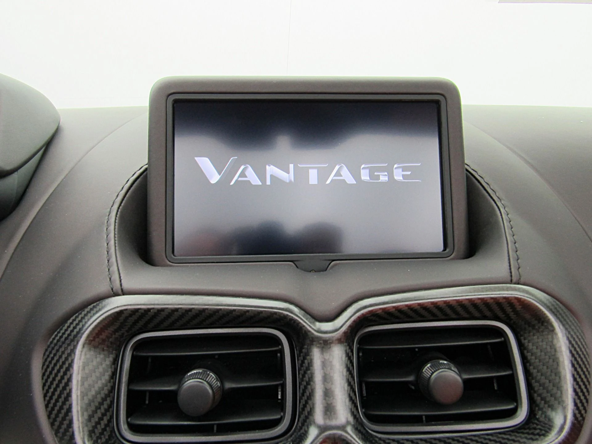 mph042_2624730104_Used_2023_Aston_Martin_Vantage_Roadster_afb1519717