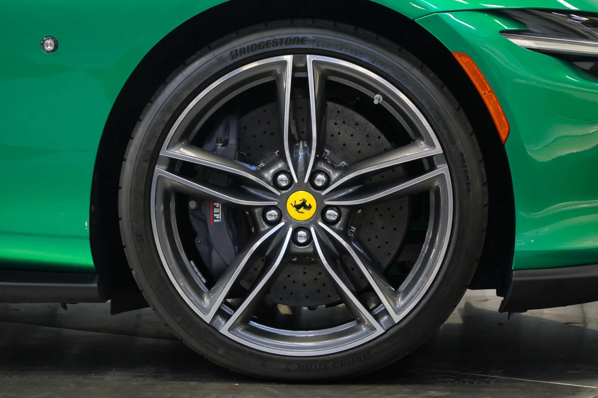 mph042_2644246539_Used_2024_Ferrari_Roma_Spider_1760553098_f9a37f39a5