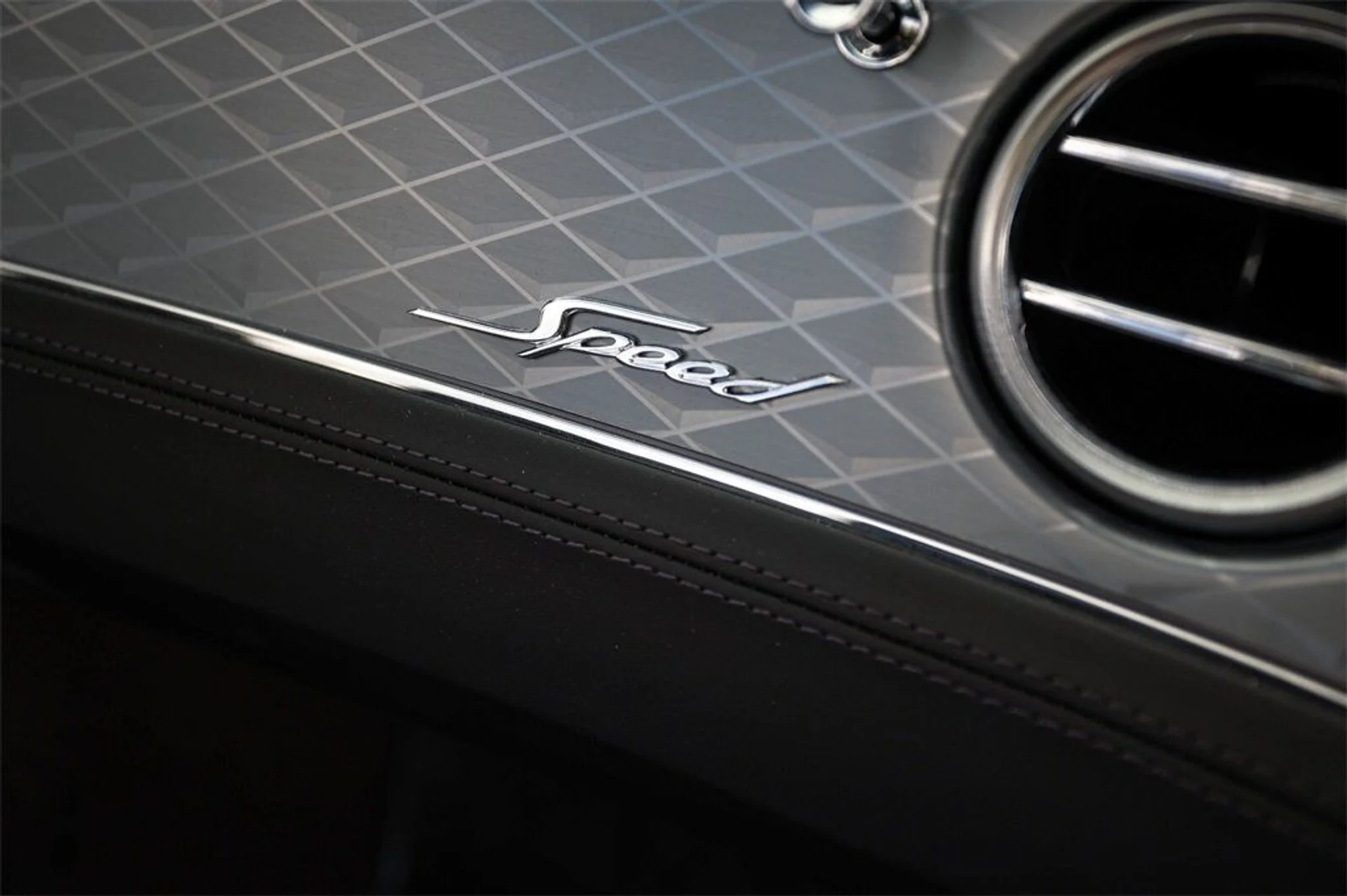 mph042_2660173711_3c835b90d935a619b599f40bc402925b_be40d76f29