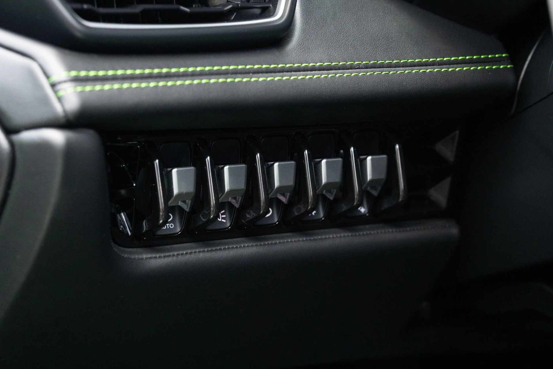 mph042_2665608880_Used_2020_Lamborghini_Huracan_EVO_1770872075_1e085f2046