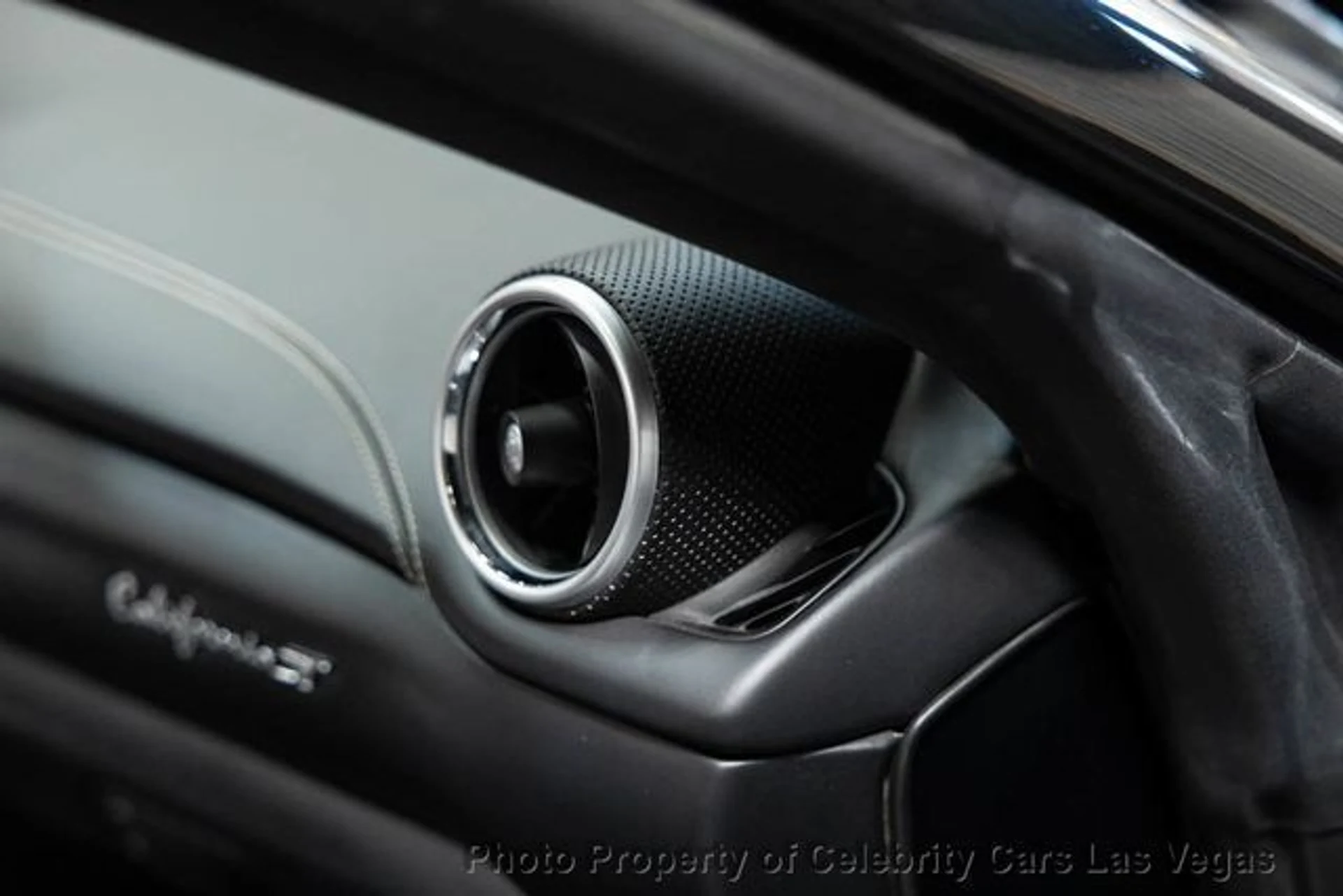 mph042_2672766308_used_2017_ferrari_california_t_convertible_9707_23074635_47_640_53d088e4e8