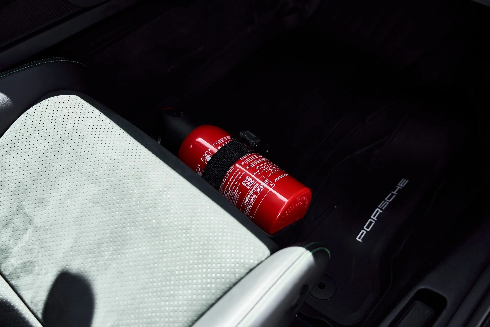 mph042_2704654106_Used_2025_Porsche_911_GT_3_RS_1776295576_0b361f20c5