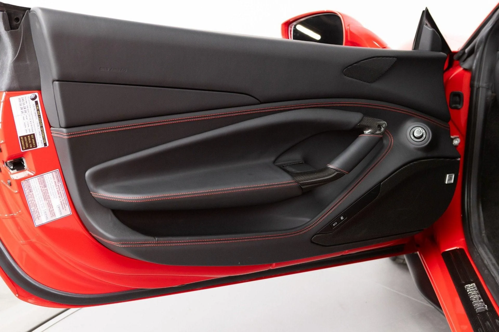 mph042_2708629922_Used_2020_Ferrari_F8_Tributo_1777367302_6abbc5b28a