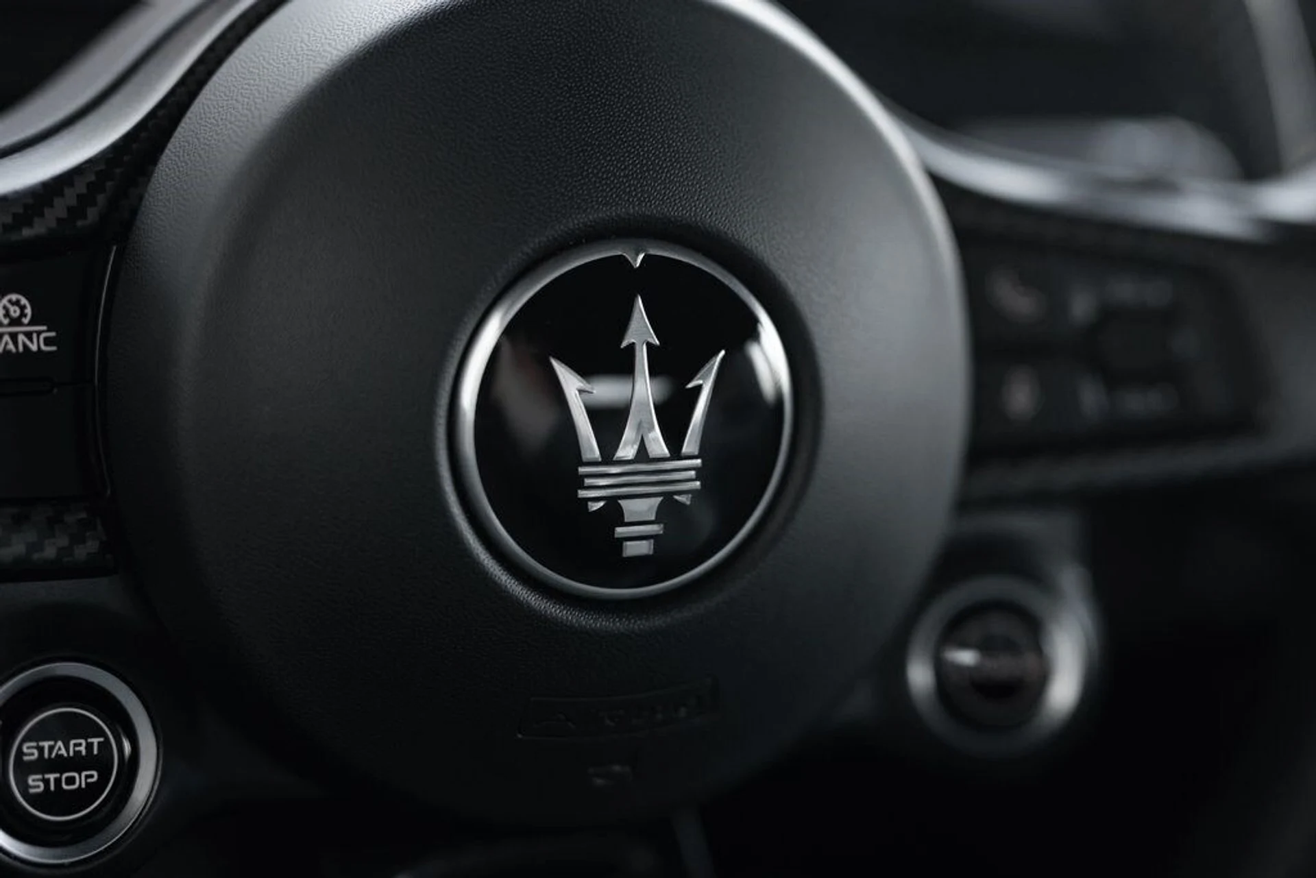 mph042_2711724417_3bc5b6bd095f1265db582423b8a74516x_d499444974