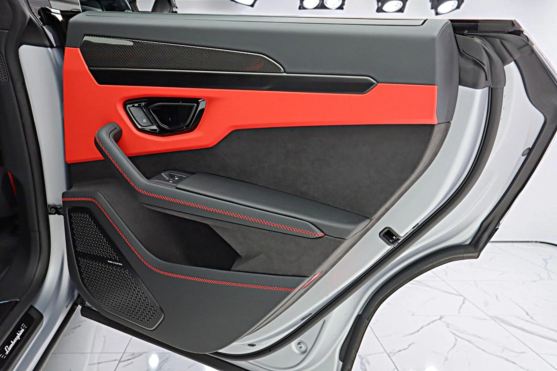 mph042_2714935956_Used_2025_Lamborghini_Urus_SELEASE_OPTIONS_AVAILABLE_b3fb049257