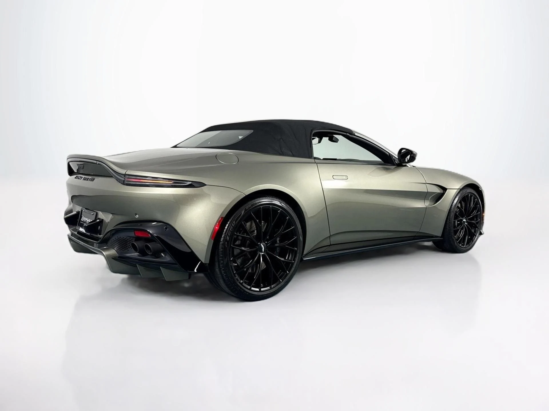 mph042_2718724542_Used_2023_Aston_Martin_Vantage_V8_1783445564_b840ad62cf