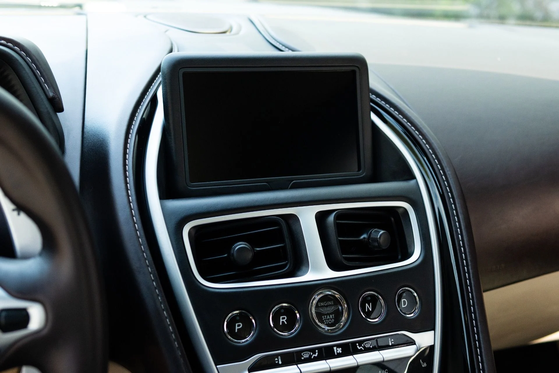 mph042_2727585231_Used_2023_Aston_Martin_DB_11_V8_1765580220_8e36fde29f