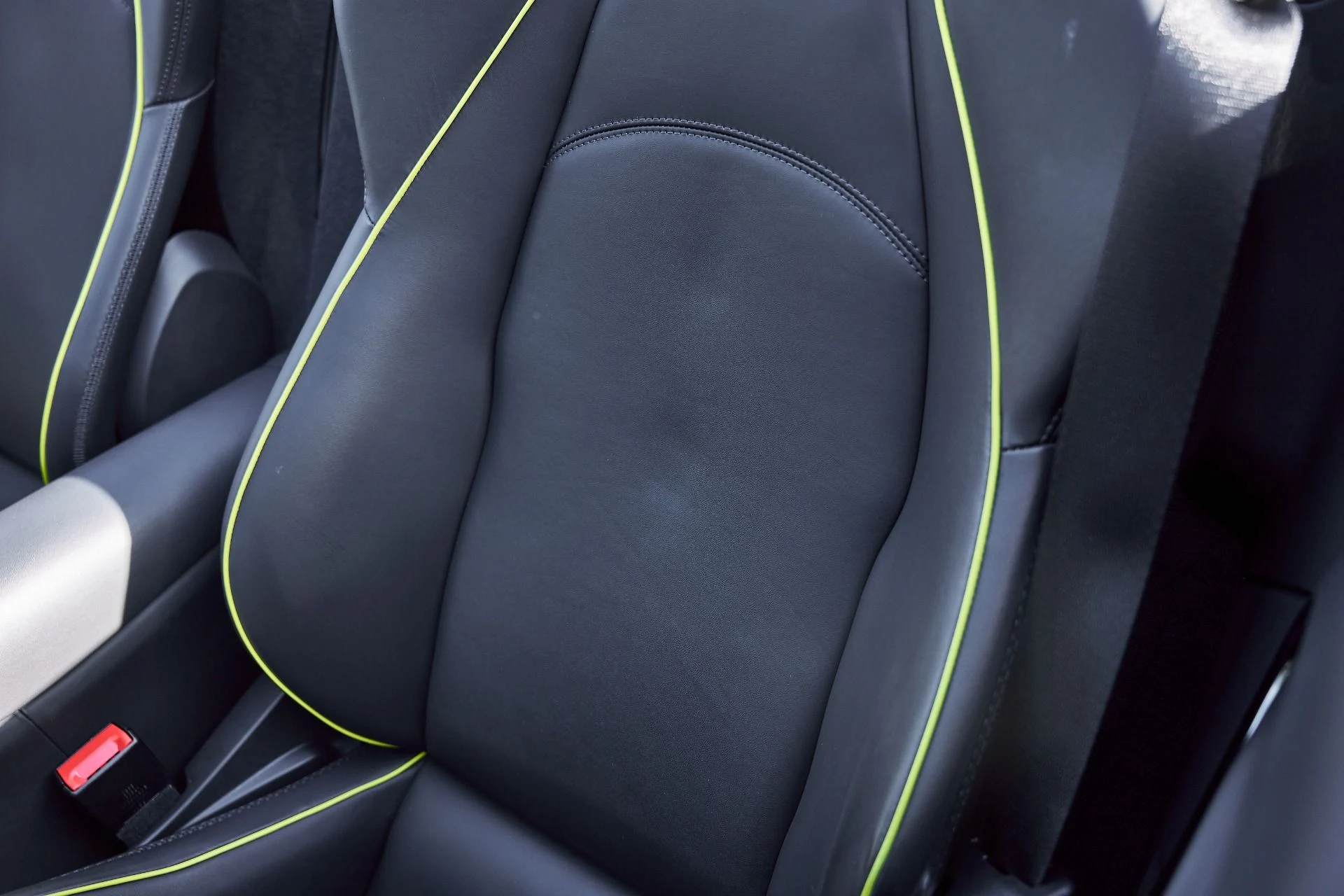 mph042_272857360_Used_2025_Mc_Laren_Artura_Tech_Lux_1769825912_48f92ed6d2