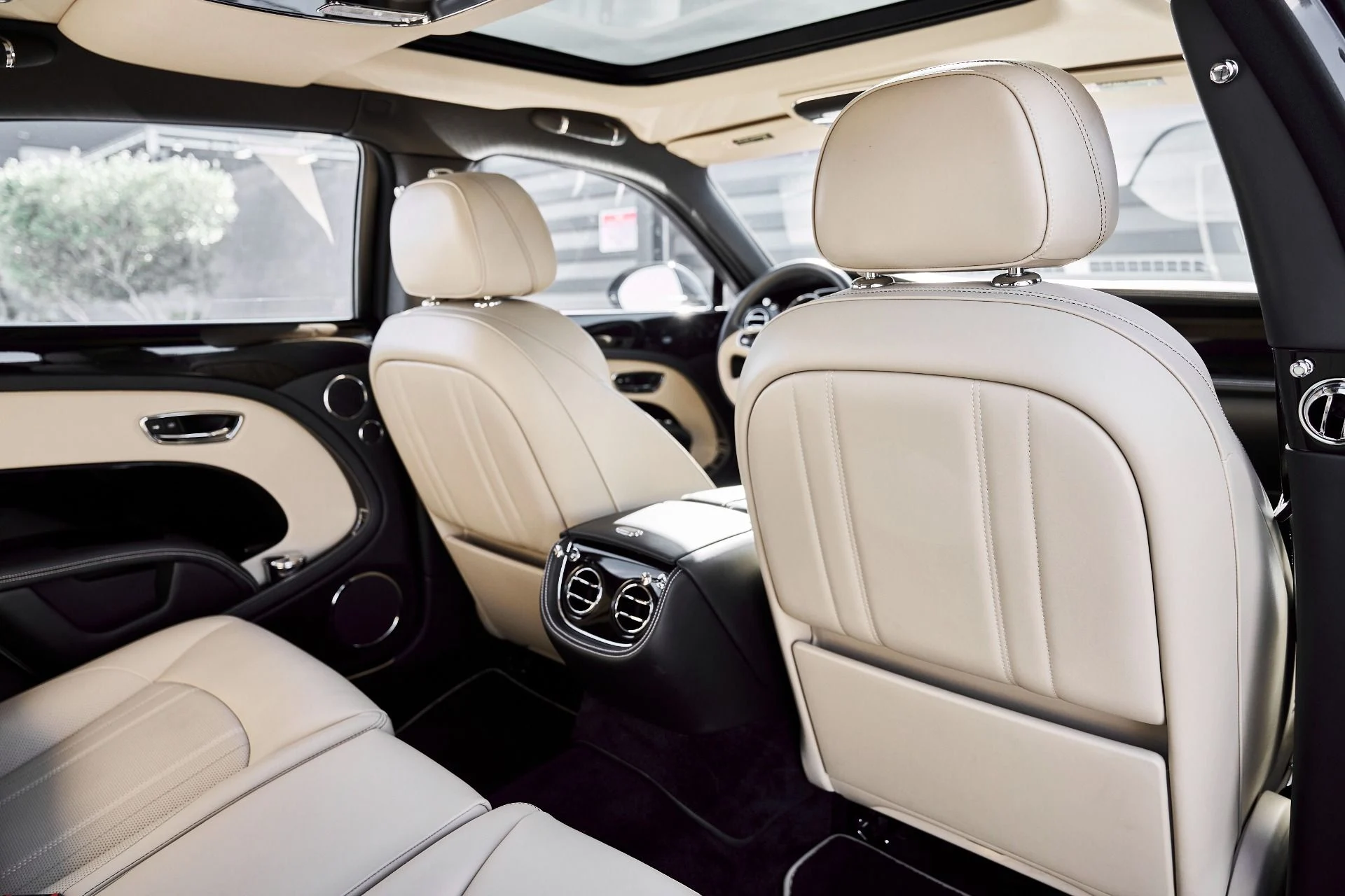 mph042_2742731451_Used_2019_Bentley_Mulsanne_Base_1773861394_9810955775