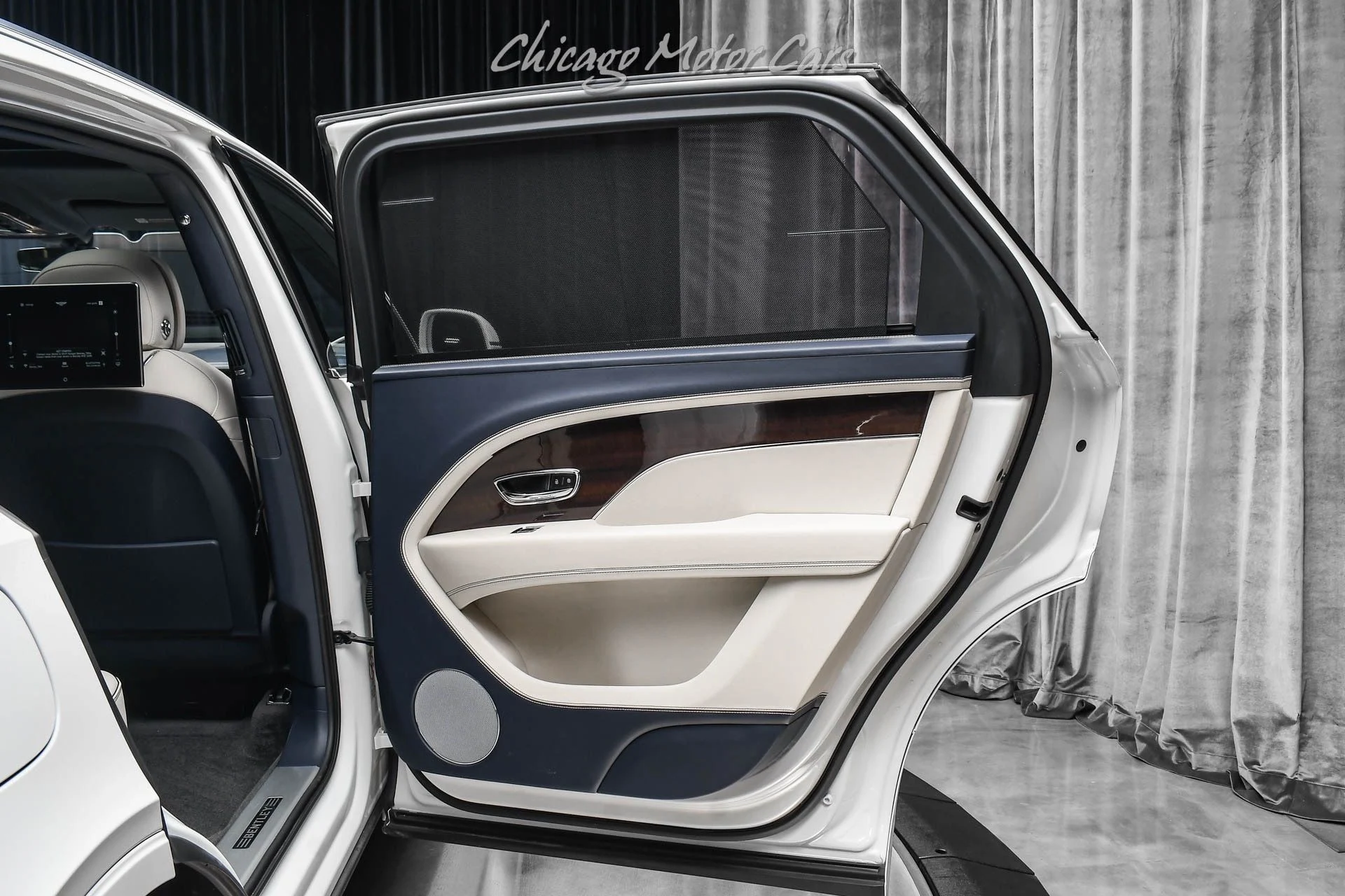 mph042_2759748139_13300_p43_l_4ba5c0601a