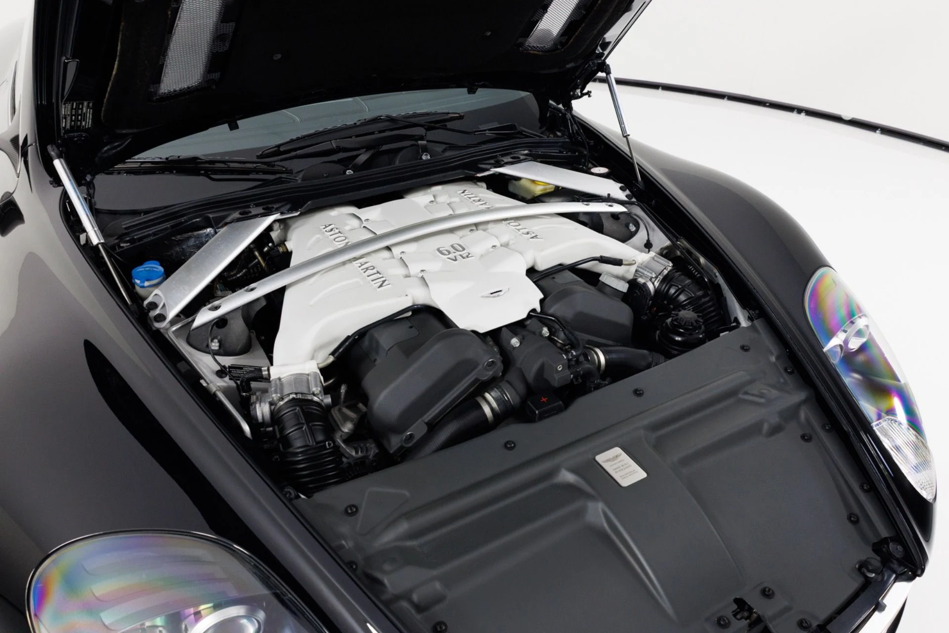 mph042_2763313882_Used_2009_Aston_Martin_DBS_1778627772_290fa831ea