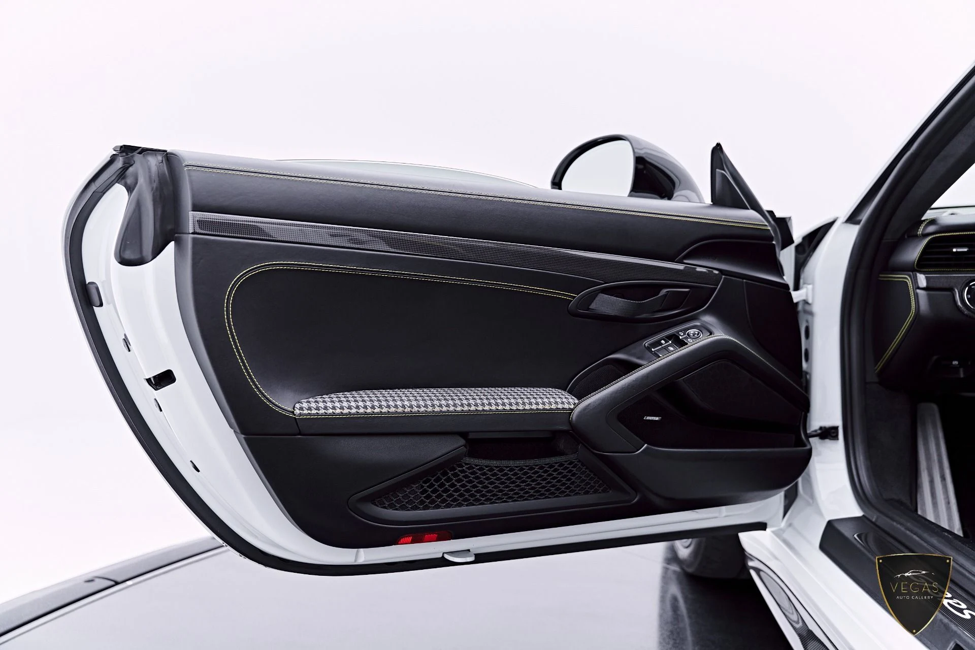 mph042_2770358242_Used_2019_Porsche_911_GT_3_RS_1783382339_bb4ca15843