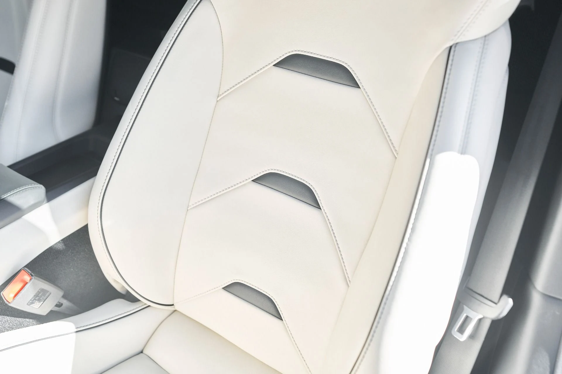 mph042_2787666261_Used_2022_Lamborghini_Huracan_EVO_Base_1761947396_4a3a05b7b3