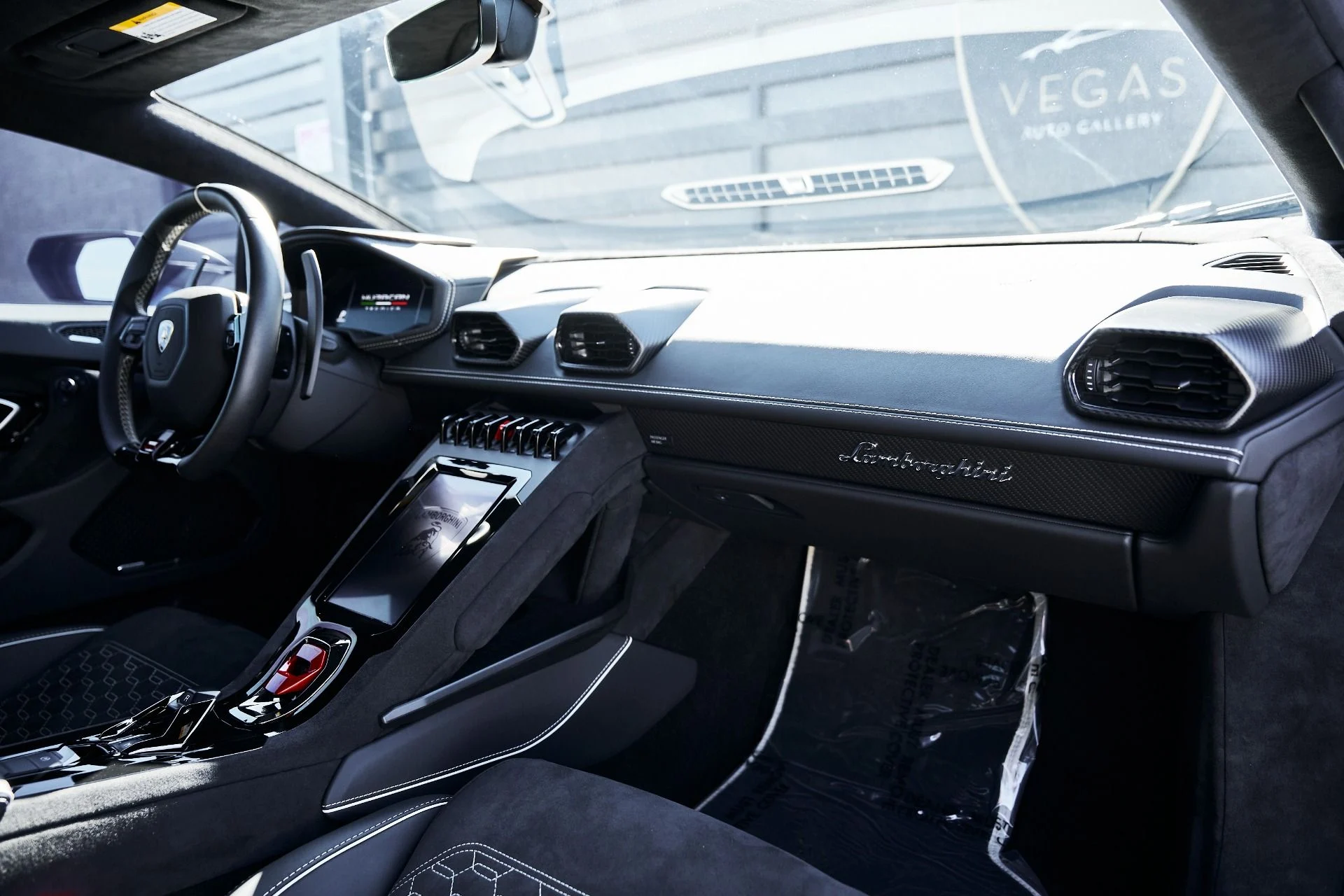 mph042_2791653495_Used_2023_Lamborghini_Huracan_Tecnica_Base_1774403220_c4b6b2343a