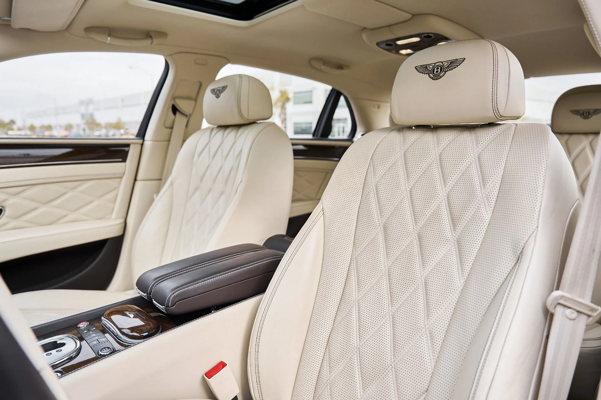 mph042_2810228039_Used_2015_Bentley_Flying_Spur_V8_1769278372_347aa99a3d