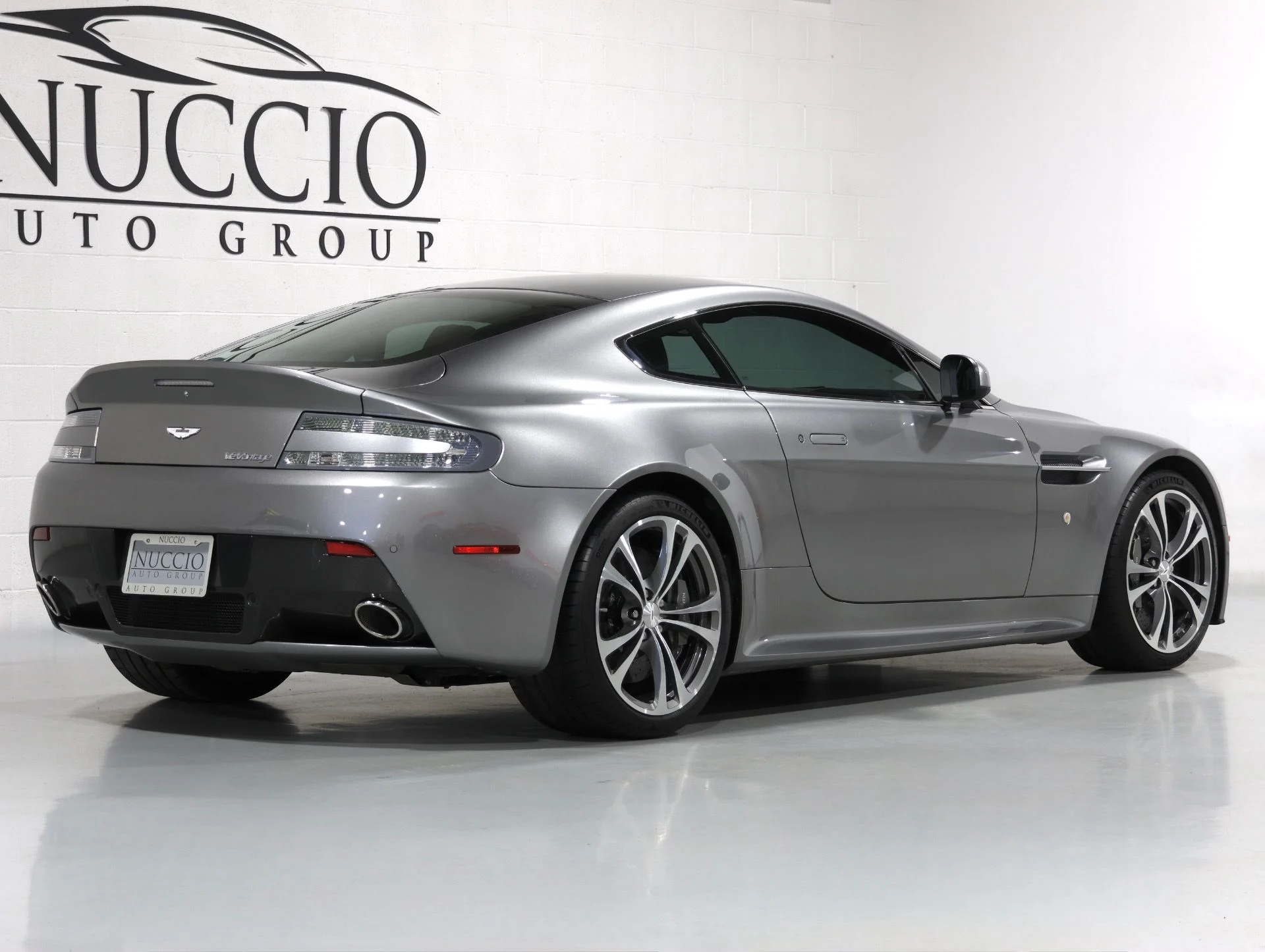 mph042_2864912835_Used_2012_Aston_Martin_V12_Vantage_Rare_6_Speed_Manual_Over_200_K_MSRP_20_K_In_Recent_Maintenance_1770846605_562e720d4e