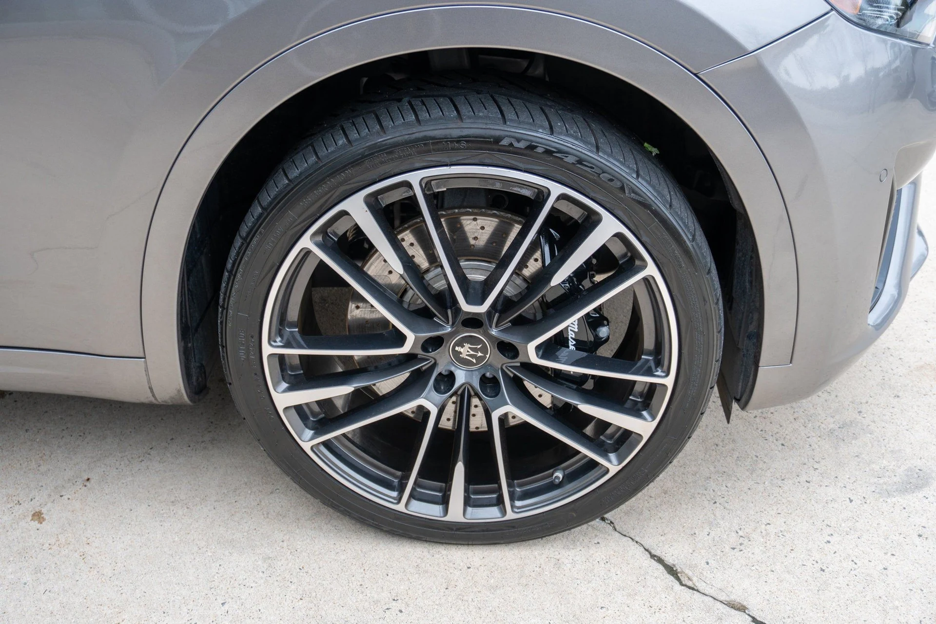 mph042_2926845604_e8ad1372e28a495bb80ec149b49c172d_e64097924d