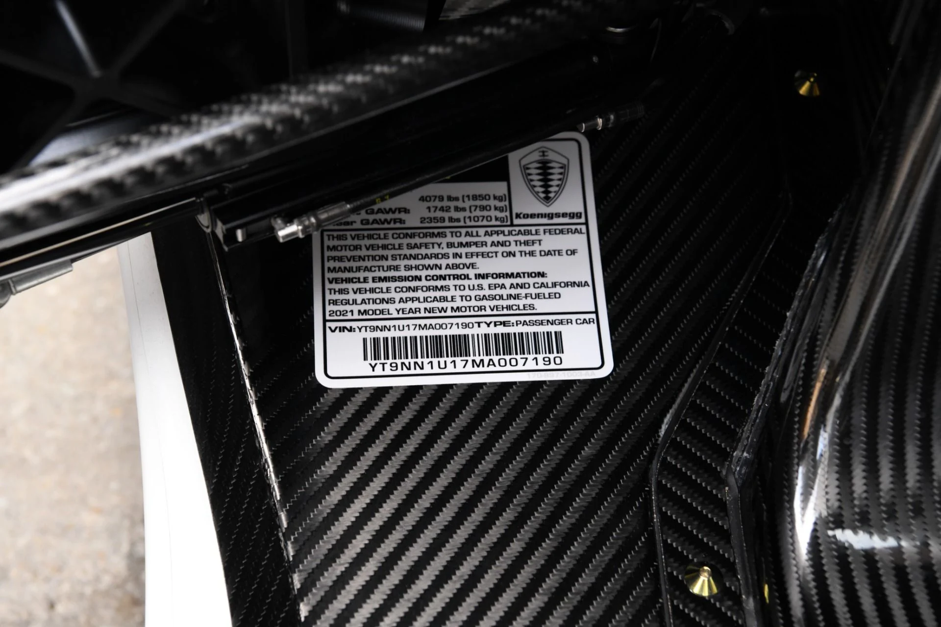 mph042_2937645696_10195_p44_l_1481be0ca0