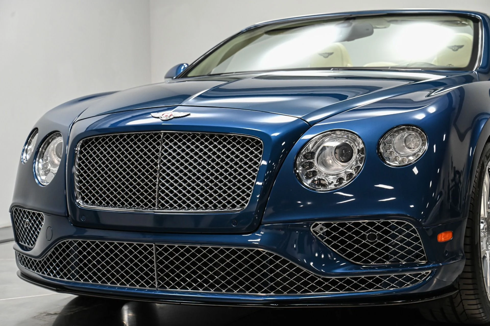 mph042_2946824000_Used_2017_Bentley_Continental_GT_V8_S_1769036560_58b32644ea