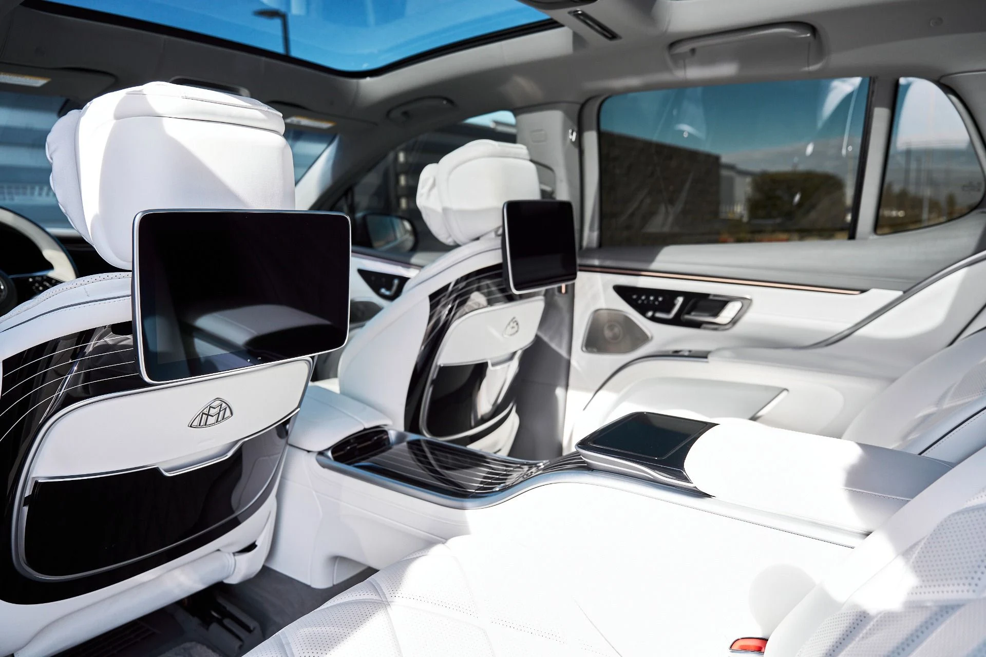 mph042_2953319999_Used_2024_Mercedes_Benz_EQS_Maybach_EQS_680_1766455908_497e0874b9