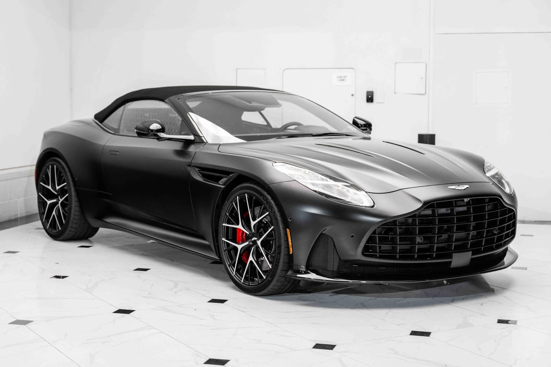 mph042_2963917272_Used_2025_Aston_Martin_DB_12_VOLANTE_Volante_1726938733_04df5a2d20