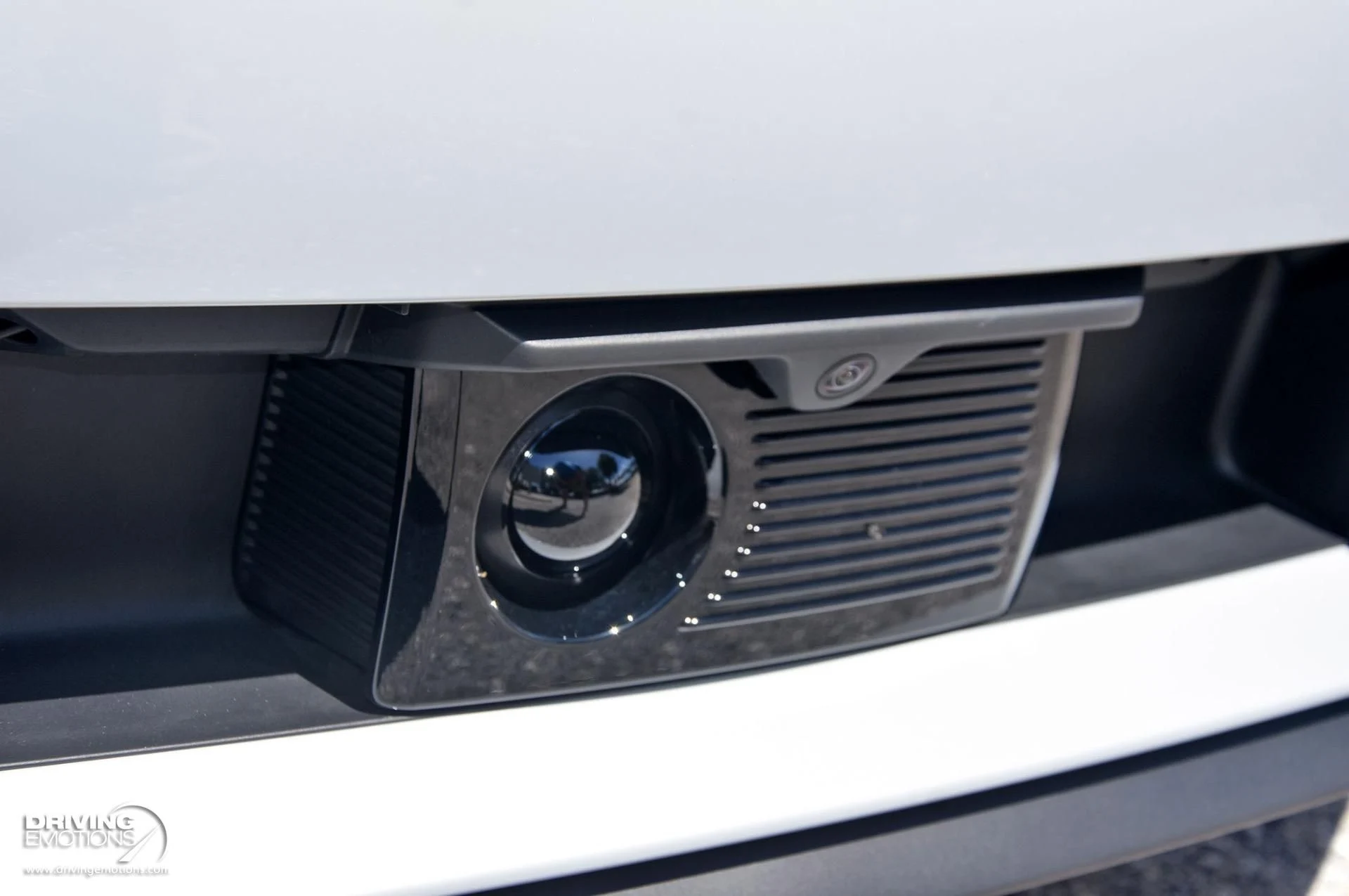 mph042_2995101752_898_p43_l_b898011930