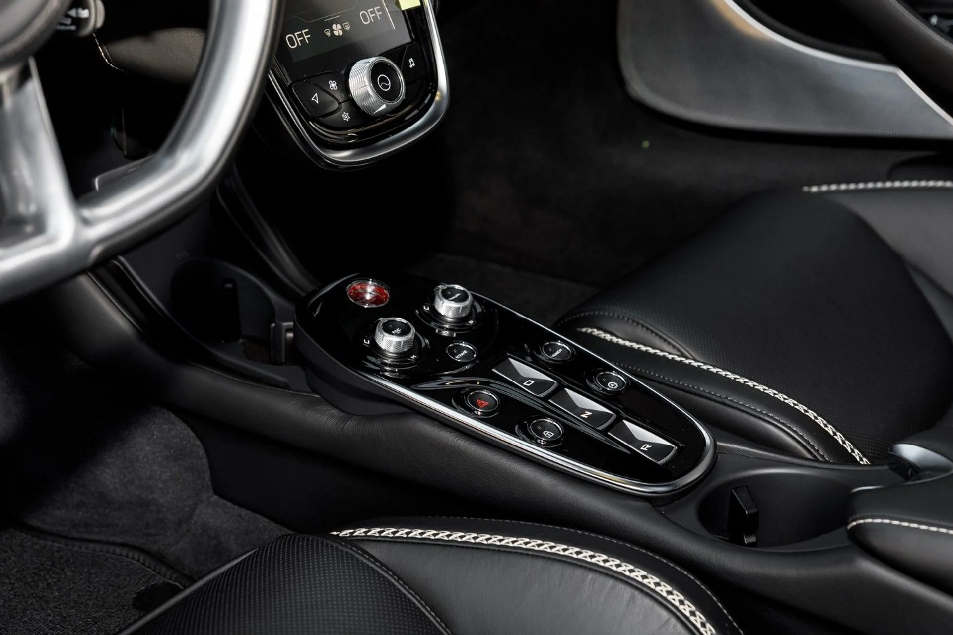 mph042_2995194222_137_p43_l_6980be60bf