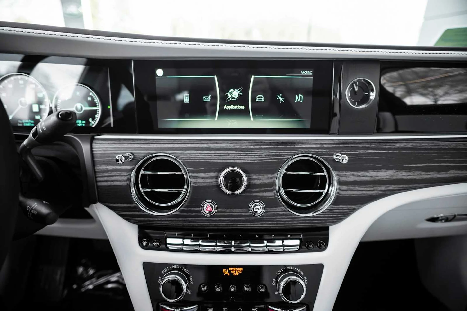 mph042_3023559742_389c88635af8d6b55663c8d01783f246x_51ee131610