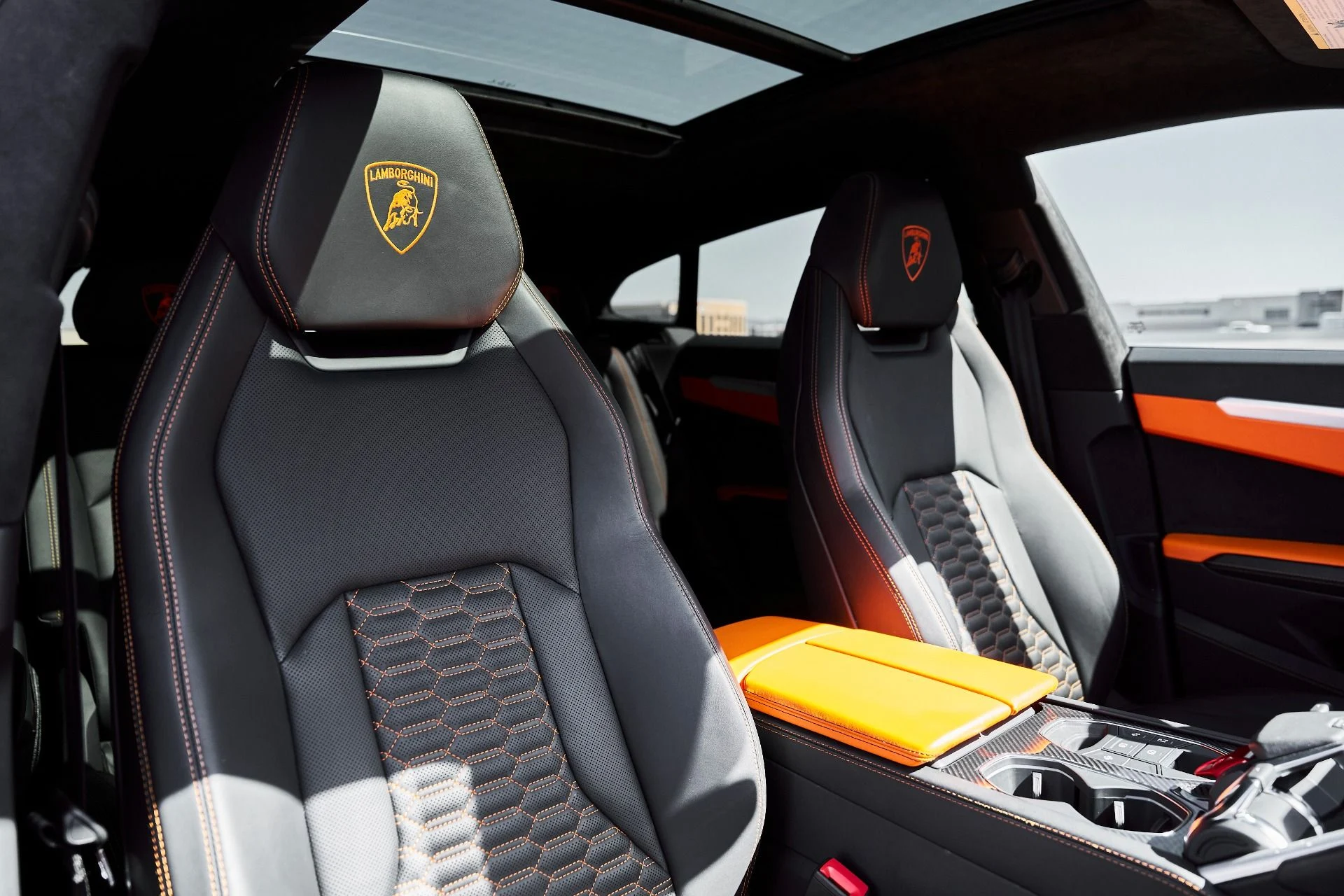mph042_3031949657_Used_2022_Lamborghini_Urus_1778204451_91c8b4957c
