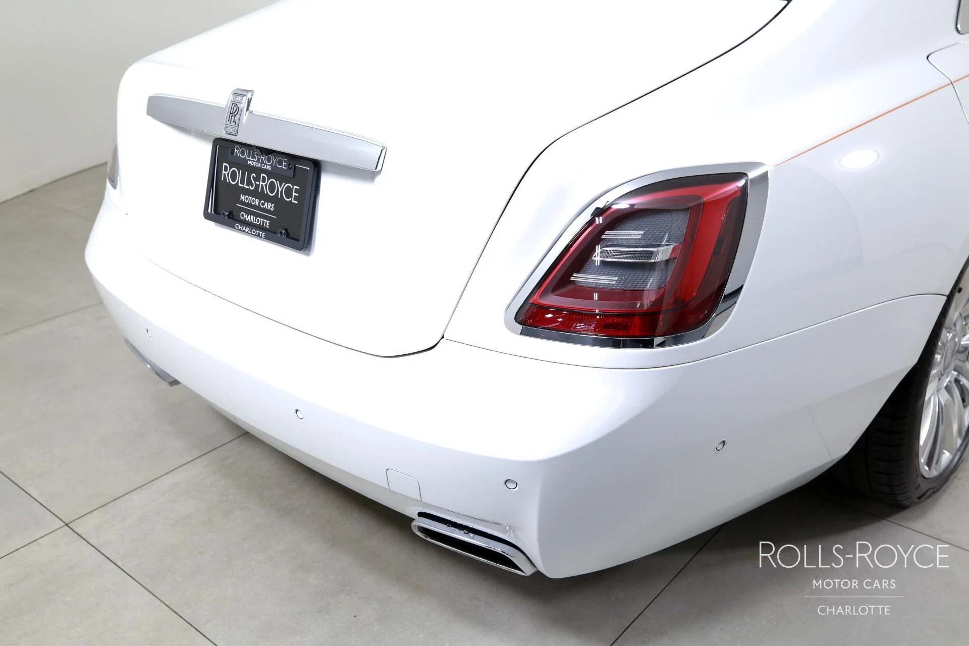 mph042_3032862129_Used_2022_Rolls_Royce_Ghost_1755181543_ee9137b7ab