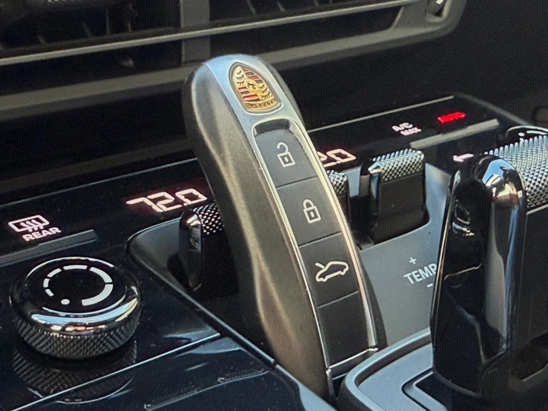 mph042_304317330_4c3f0fdbf4fde7d8c70295b1efe7ad3ax_1d06ca74b0