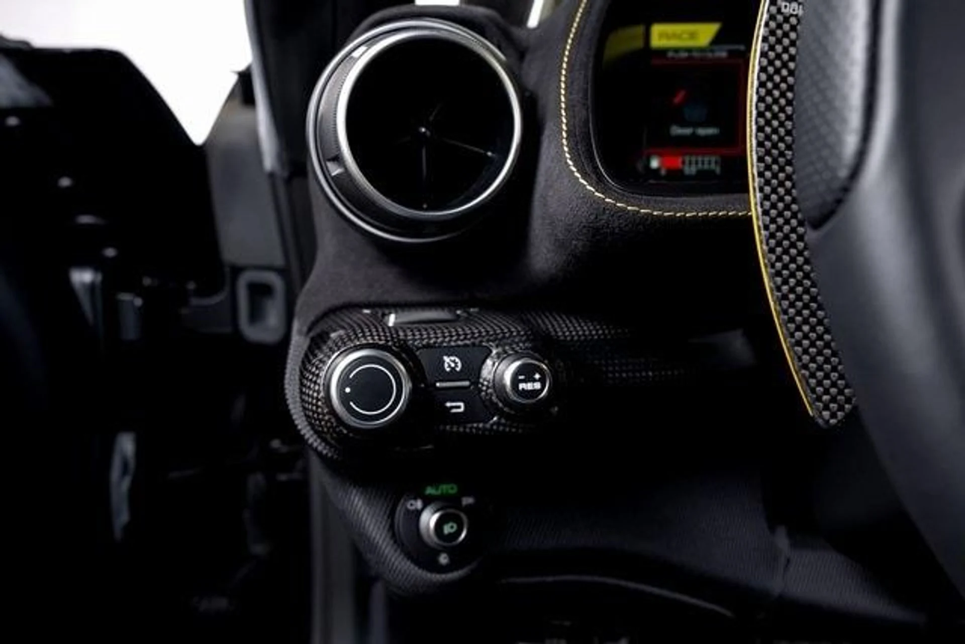 mph042_3048873936_612b0f54cee4af64f83e356efb005a8ex_e97716b0ab