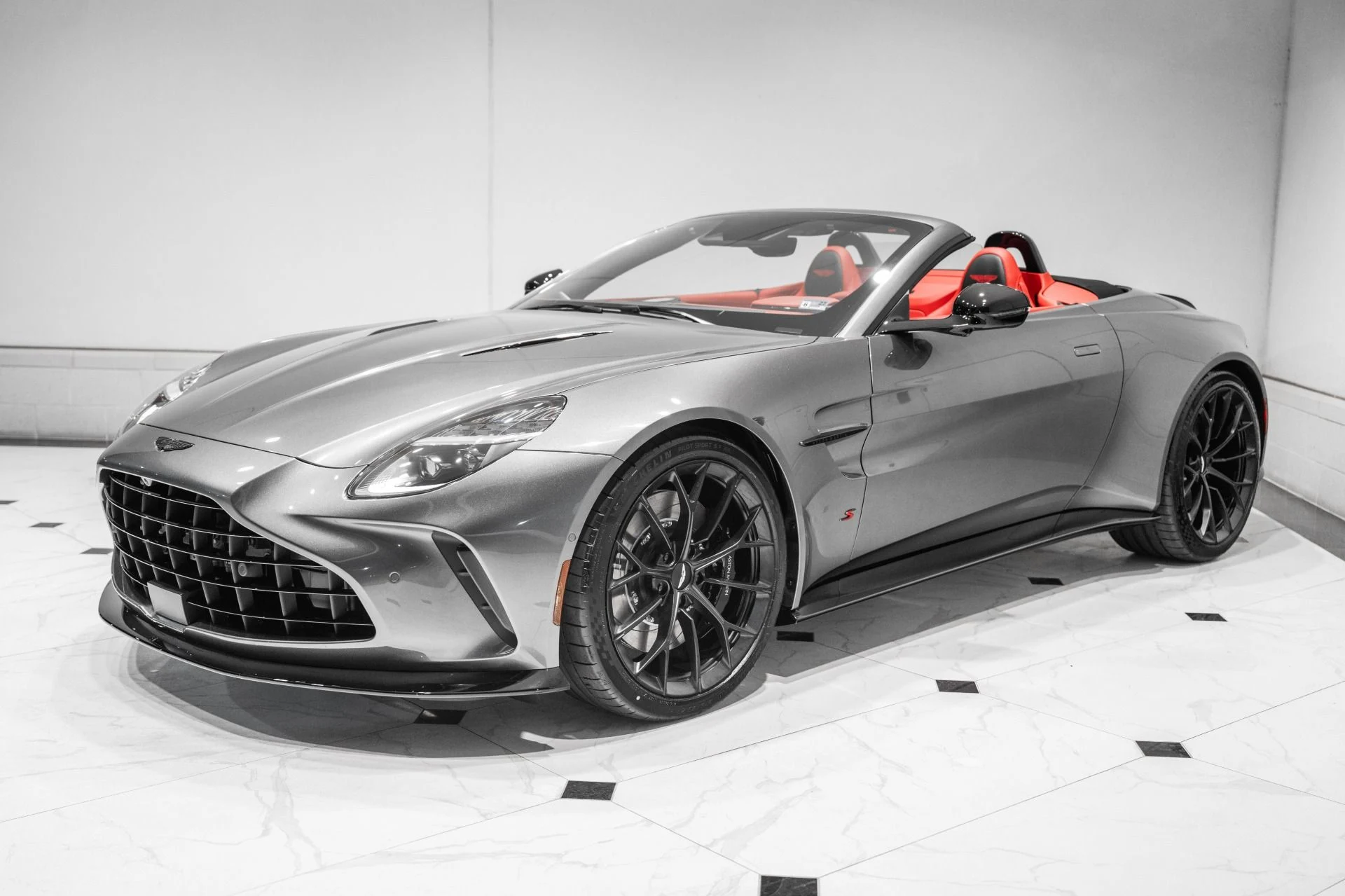 mph042_3073438898_New_2026_Aston_Martin_Vantage_S_Roadster_1781710723_f9e00728bd