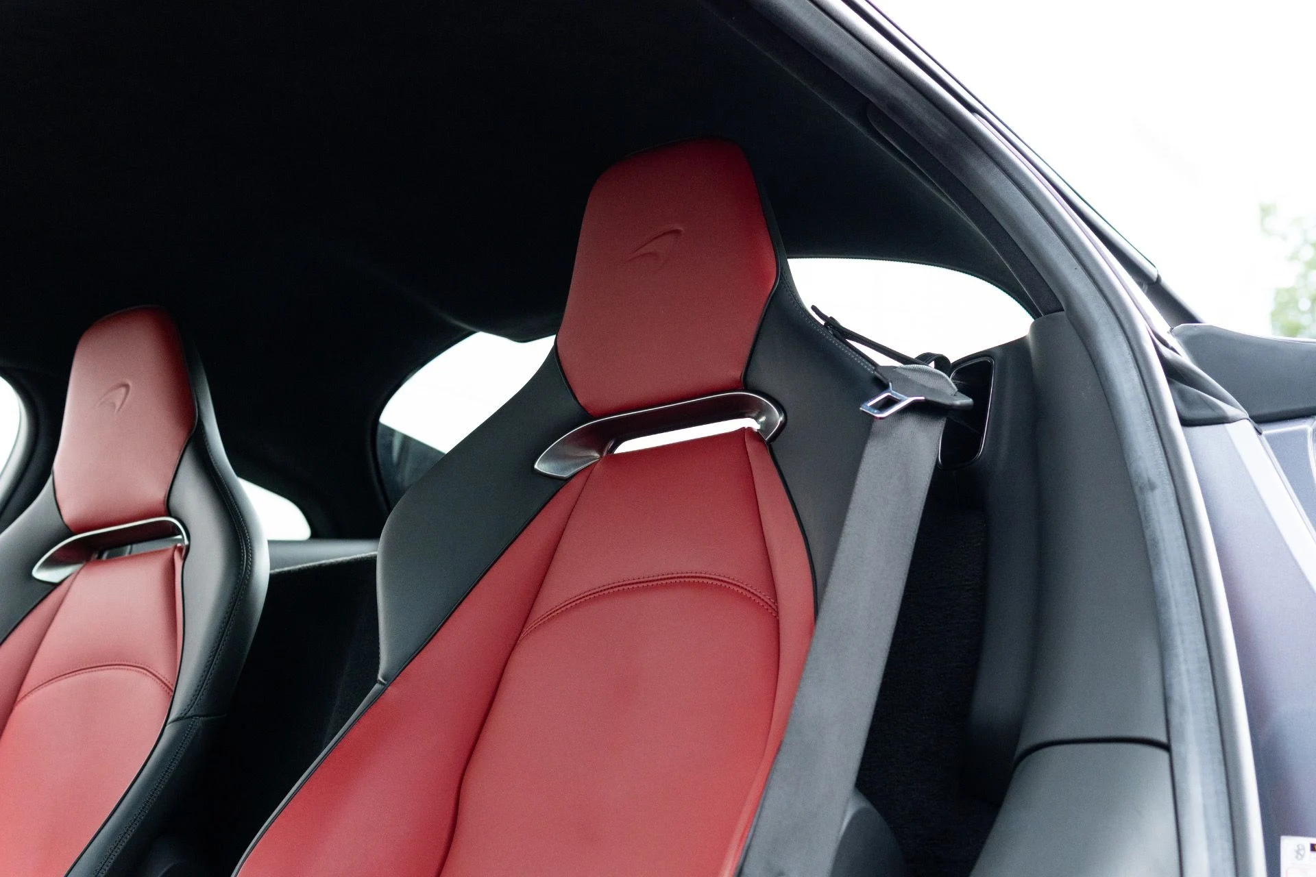 mph042_3083177385_Used_2023_Mc_Laren_Artura_1776712926_f7baa5927b