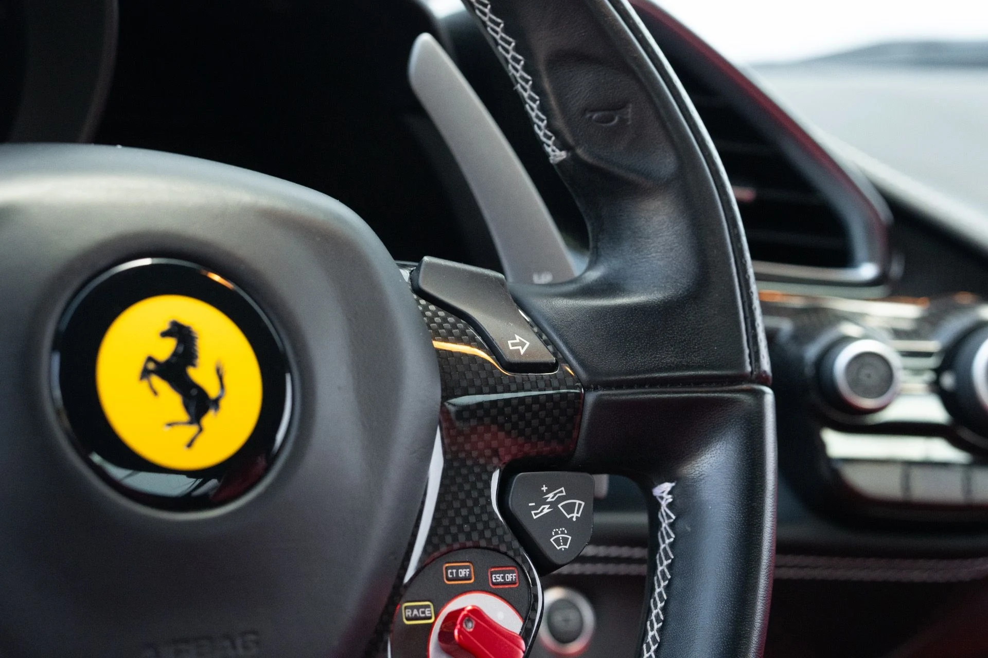 mph042_3095378866_Used_2017_Ferrari_488_GTB_1776194926_9ca1f95d4d