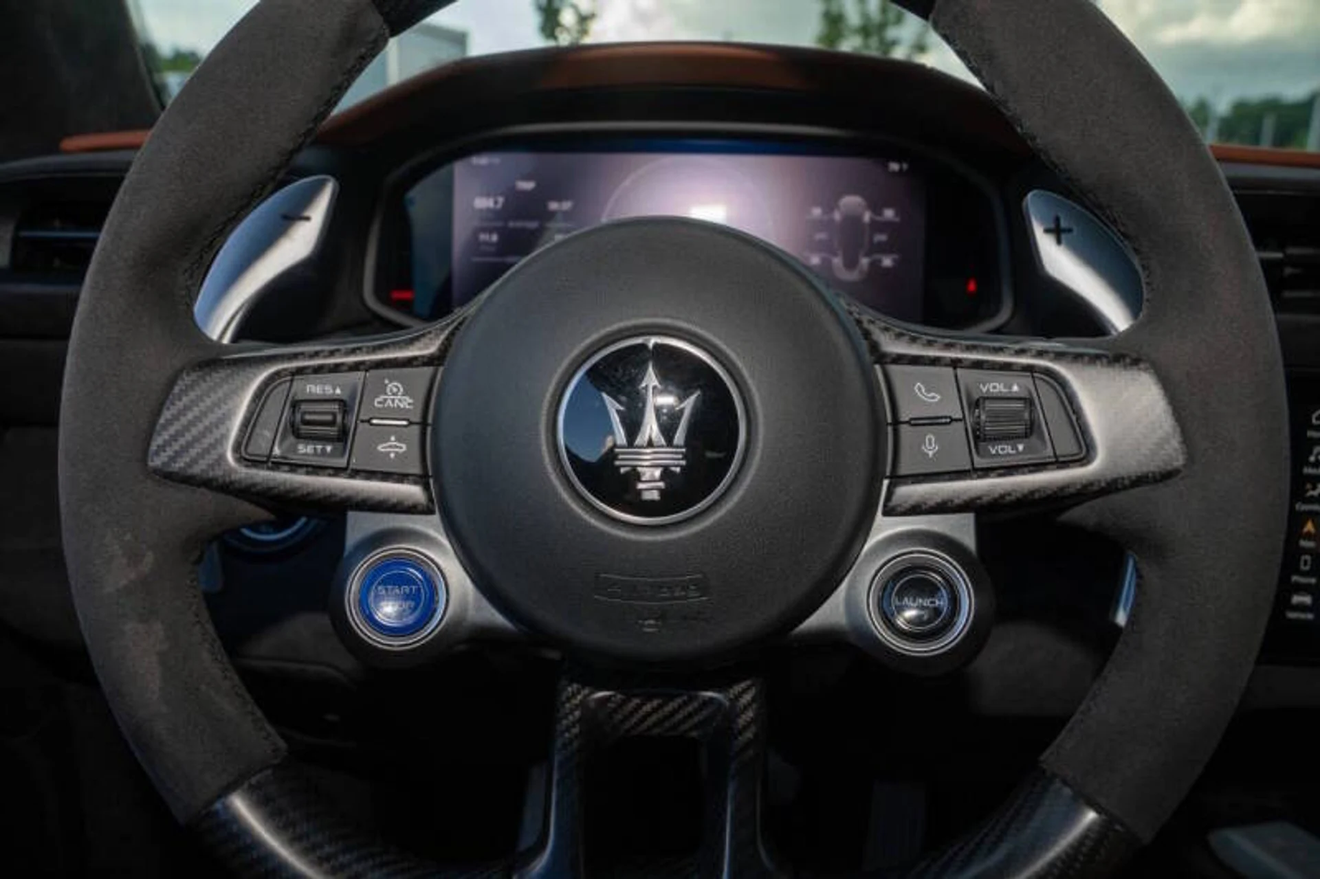 mph042_3098785090_2023_maserati_mc20_base_2dr_coupe_b7f1213676