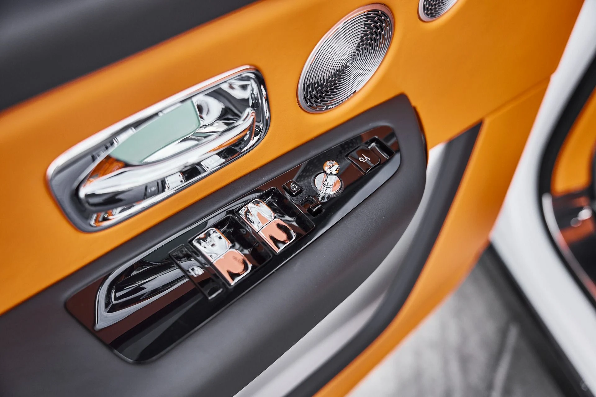 mph042_3110236687_Used_2025_Rolls_Royce_Cullinan_Base_1770950909_05157f7878