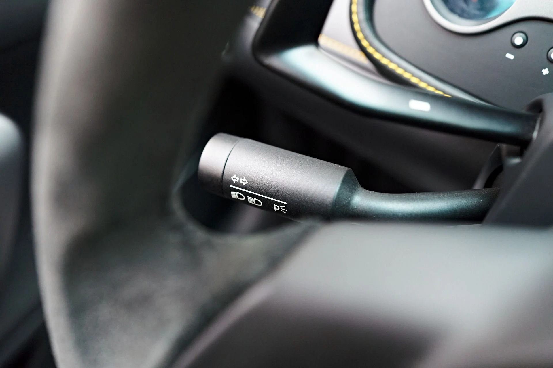 mph042_3110651594_Used_2005_Lamborghini_Gallardo_1703127301_772d03232c